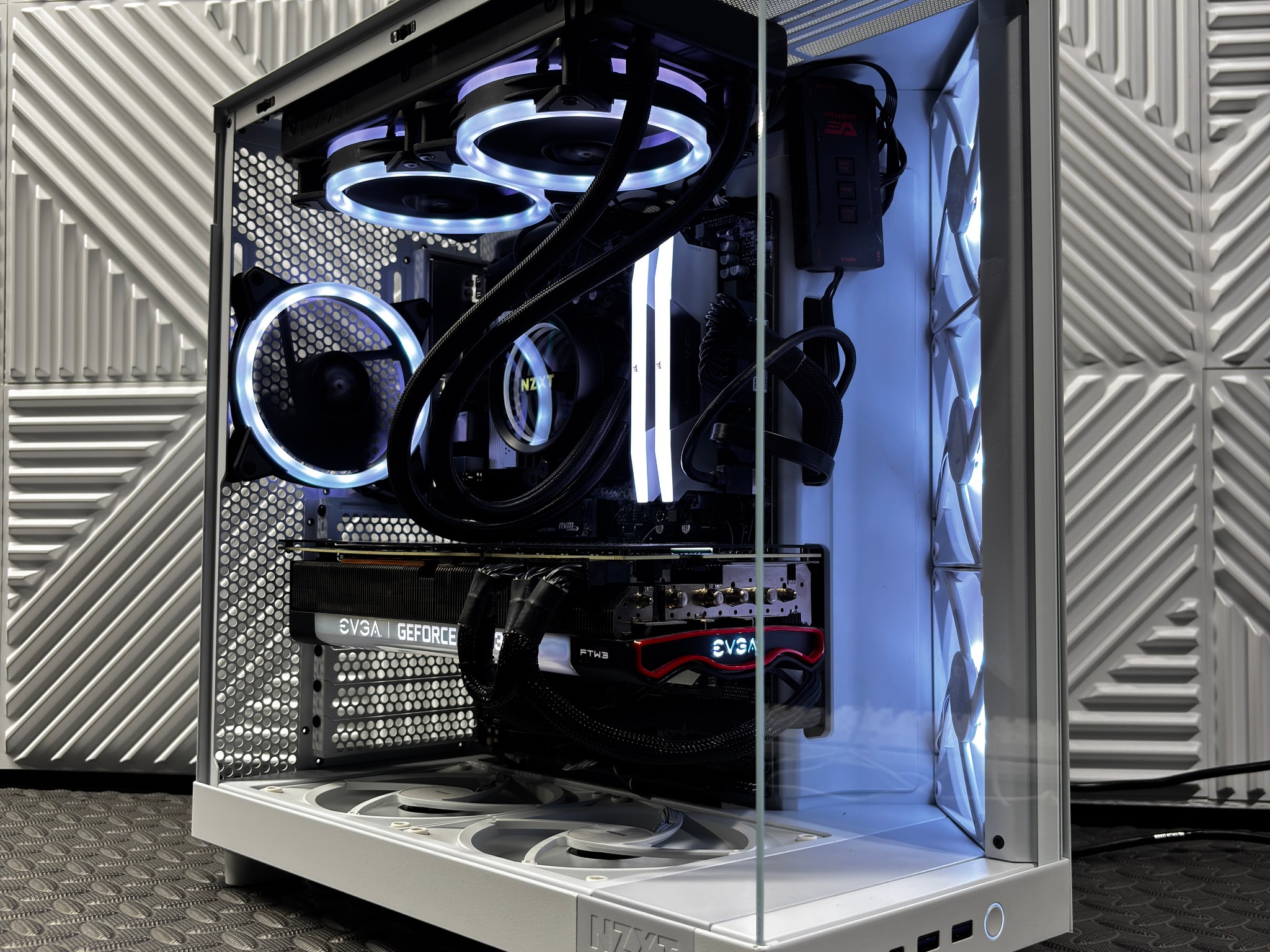 White RGB Gaming PC | RTX 3080 FTW3 Ultra | Ryzen 5 7600 | 32GB DDR5 | NZXT H6 Flow