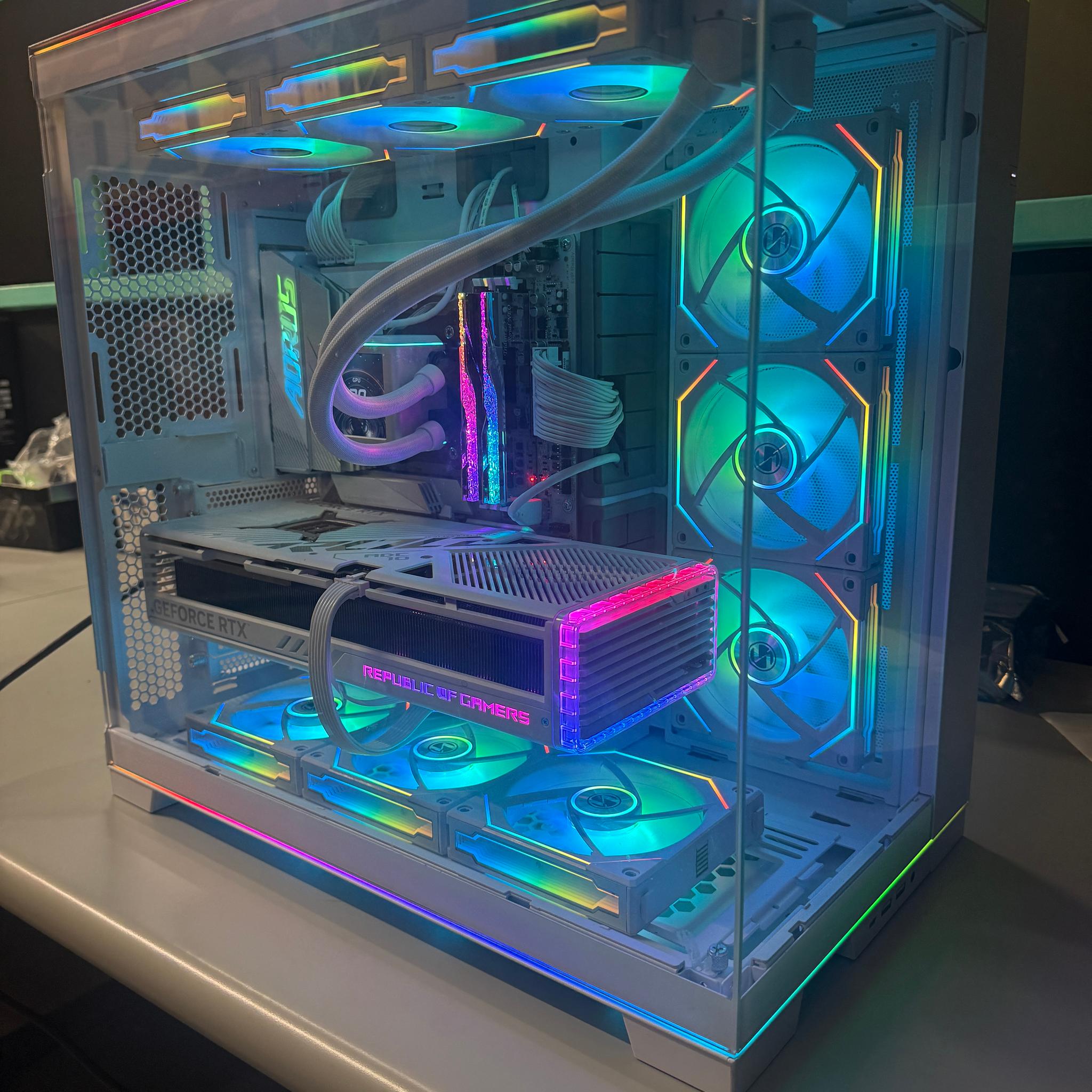 White RTX 4090 Gaming PC | Ryzen 9 7950X3D | 32GB DDR5 | 2TB SSD