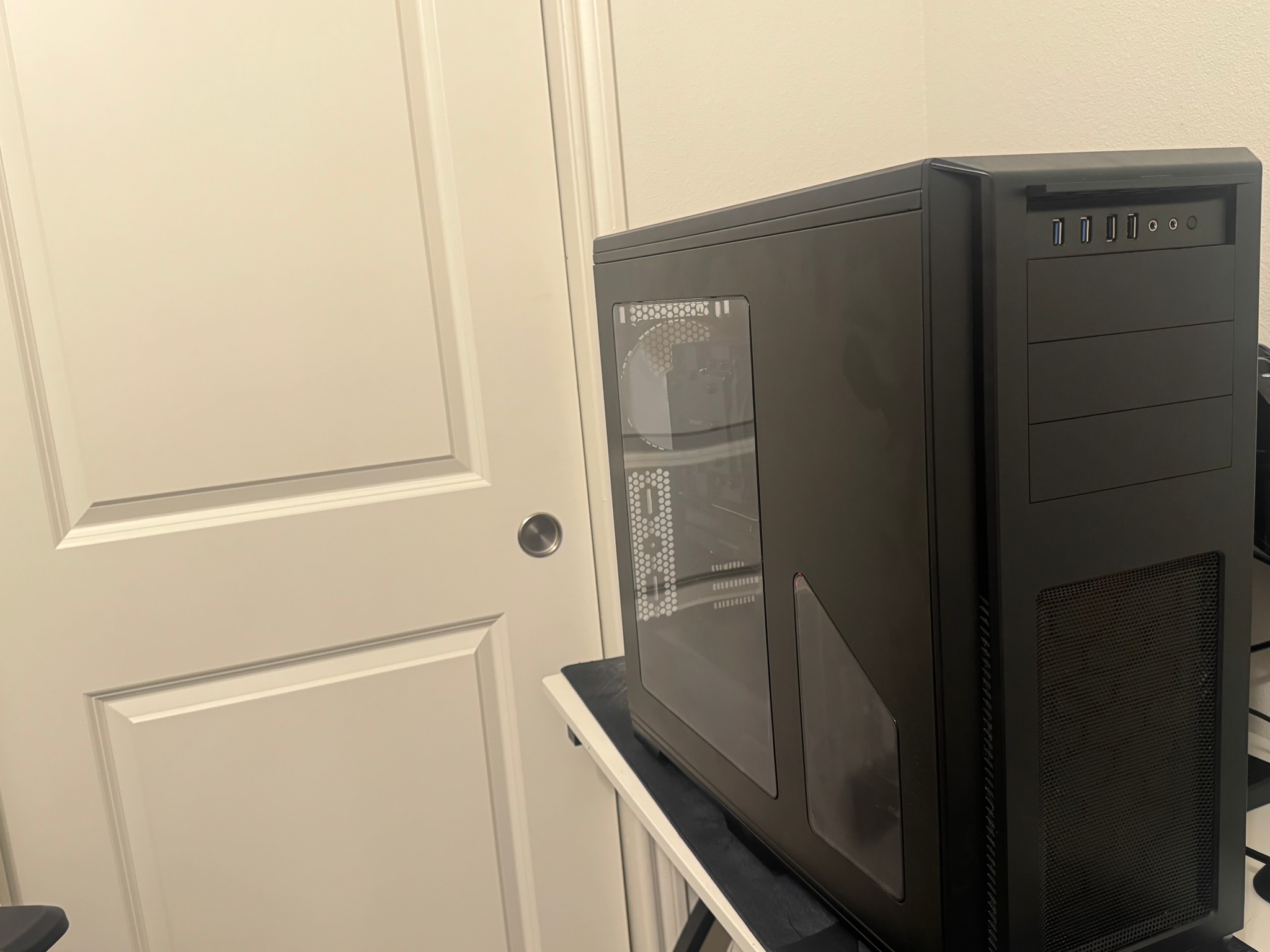 Gaming PC | RTX 2070 Super |  Ryzen 9 3900X | 32GB RAM | 1TB SSD | Razer Keyboard & Mouse