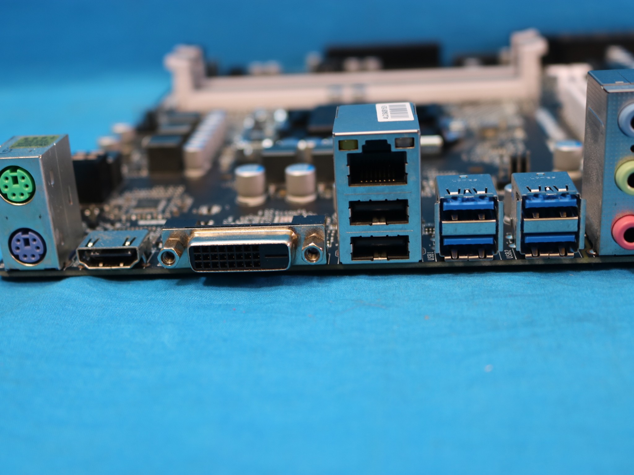 MSI B150M Bazooka Intel LGA1151/Socket H4 DDR4 MicroATX Desktop Motherboard & I/O - 4157814135