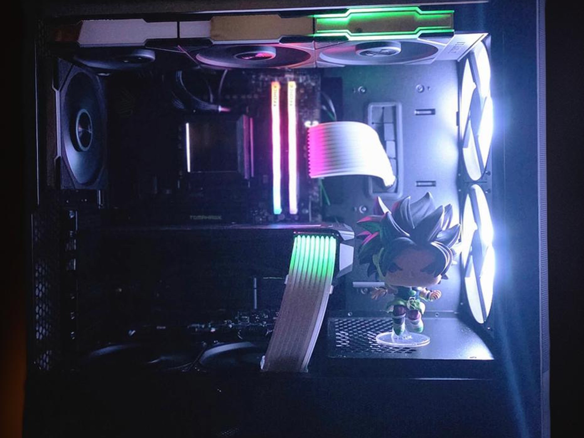 🟢LEGENDARY🟢| RYZEN 7800X3D| RX 7900XT | 32GB DDR5 | 2TB SSD | WI-FI/BT | **UNBEATABLE VALUE**