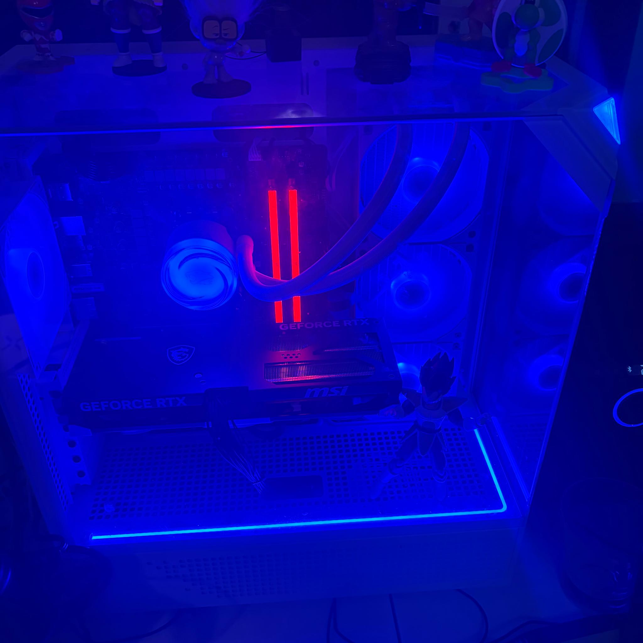 iBUYPOWER Gaming PC RTX 5070 12GB Ryzen 9 9900X 32GB DDR5 2TB NVMe Win11 White