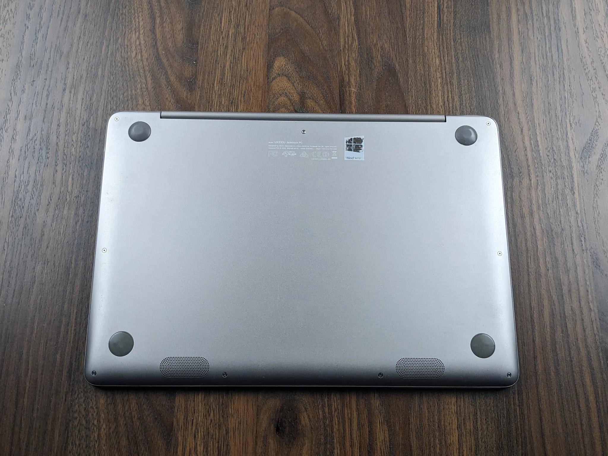 ASUS Zenbook UX330u 1080p 13.3" i5-7200u 256GB SSD 8GB DDR4 1867mhz Ultrabook