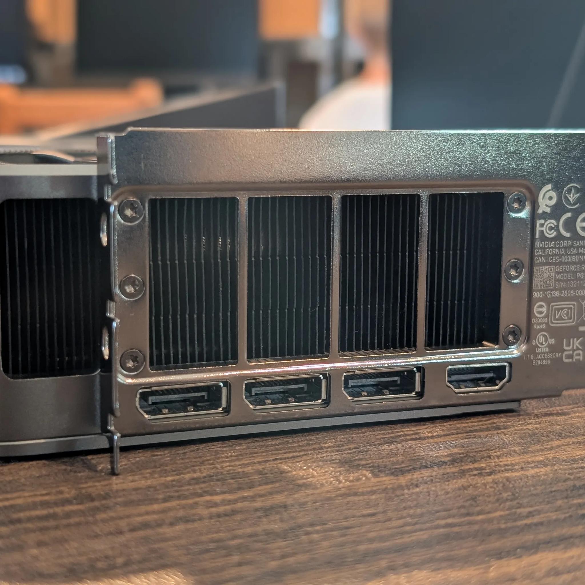 NVIDIA GeForce RTX 3090 Ti 24GB GDDR6X - FOUNDERS EDITION