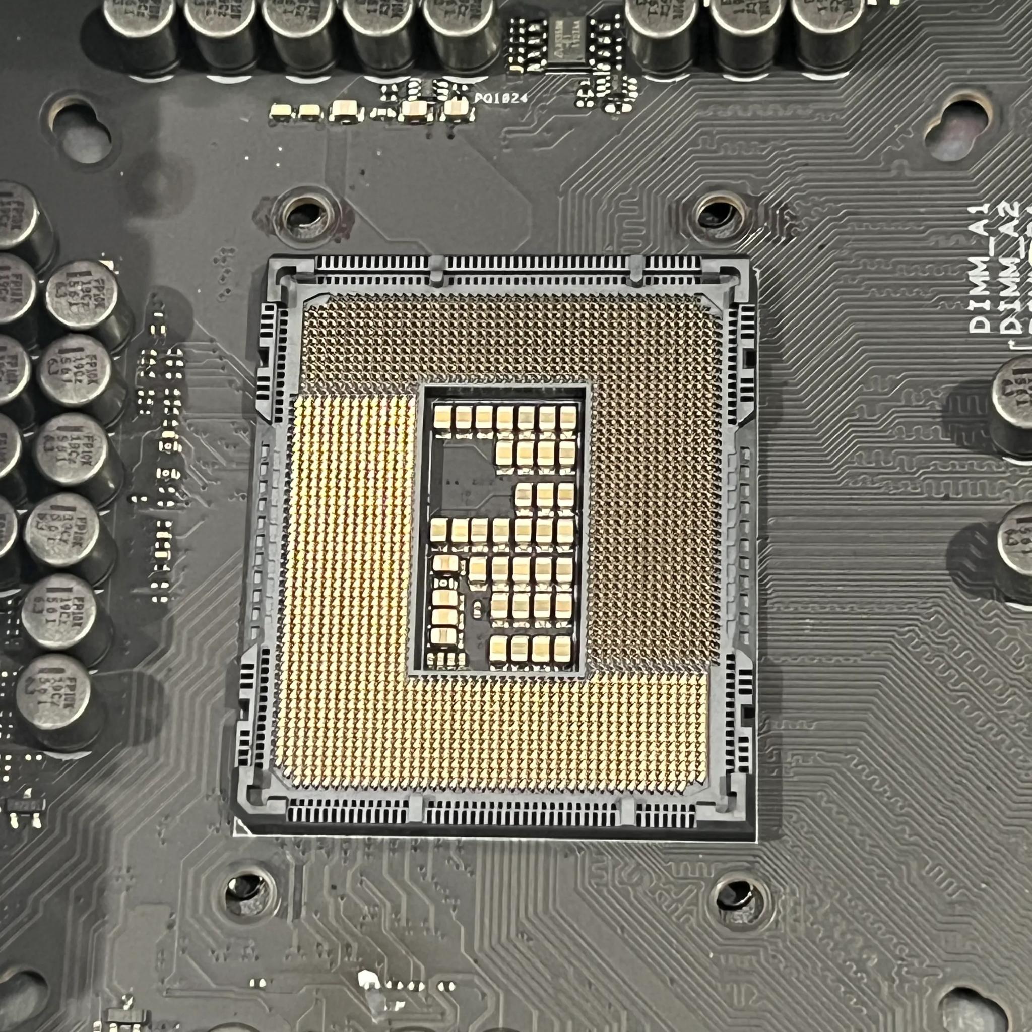 INTEL CORE i9 13900K With ASUS ROG MAXIMUS Z690 HERO and INTEL CONTACT FRAME