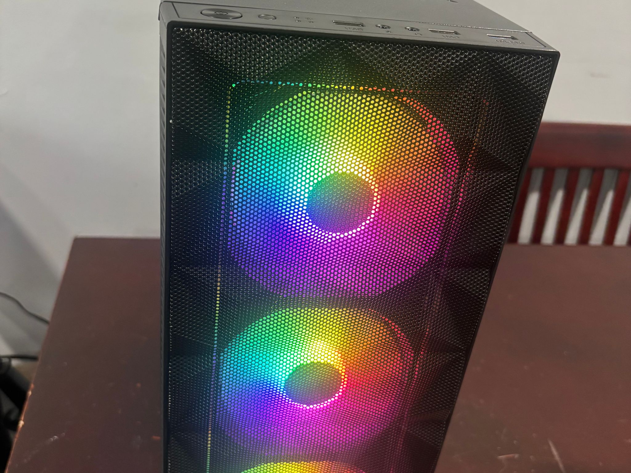 Ryzen 5 2600 - GTX 1660 - 512gb 2.5ssd - 16gb ddr4 - win 10