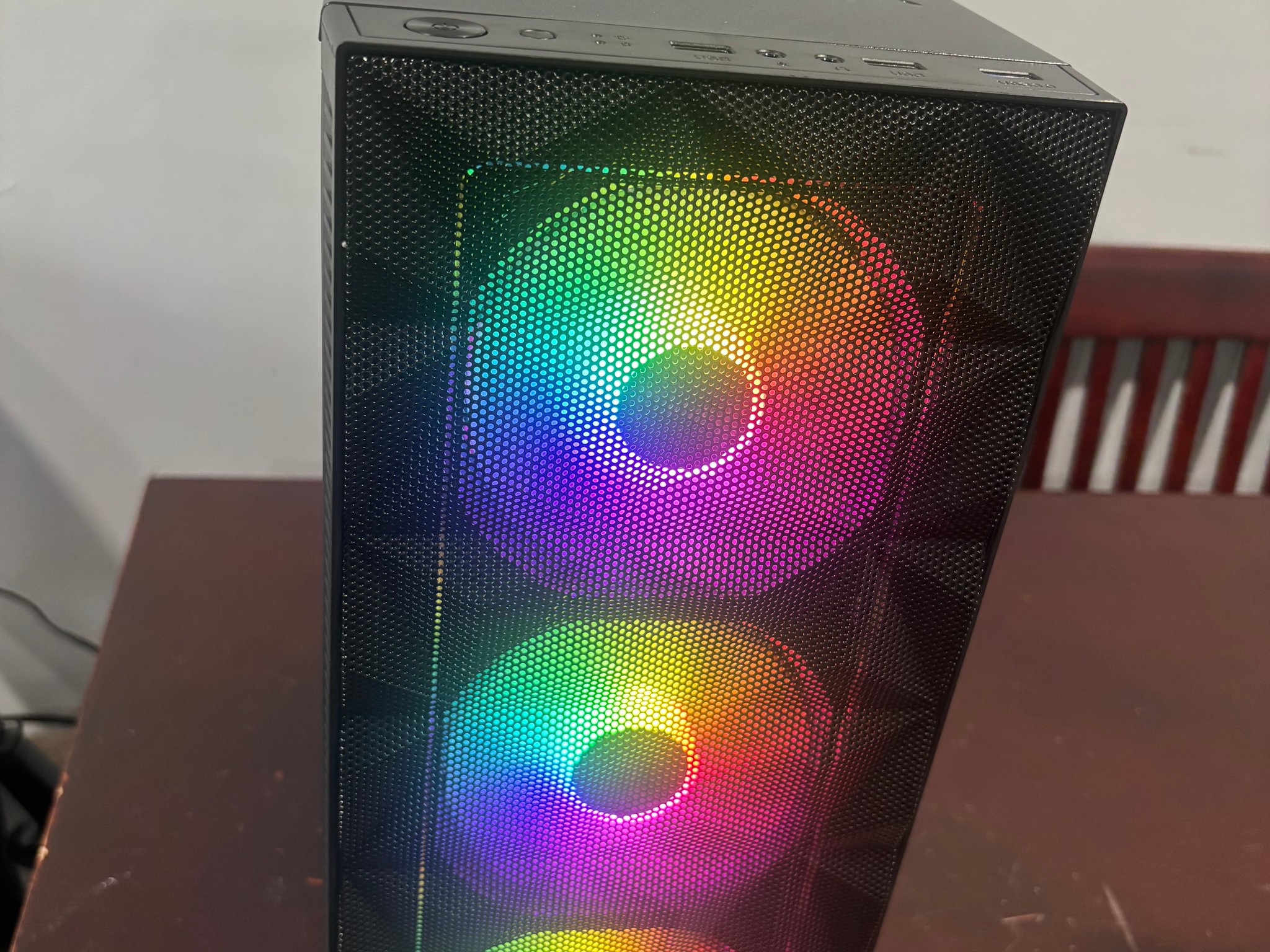 Ryzen 5 2600 - GTX 1660 - 512gb 2.5ssd - 16gb ddr4 - win 10