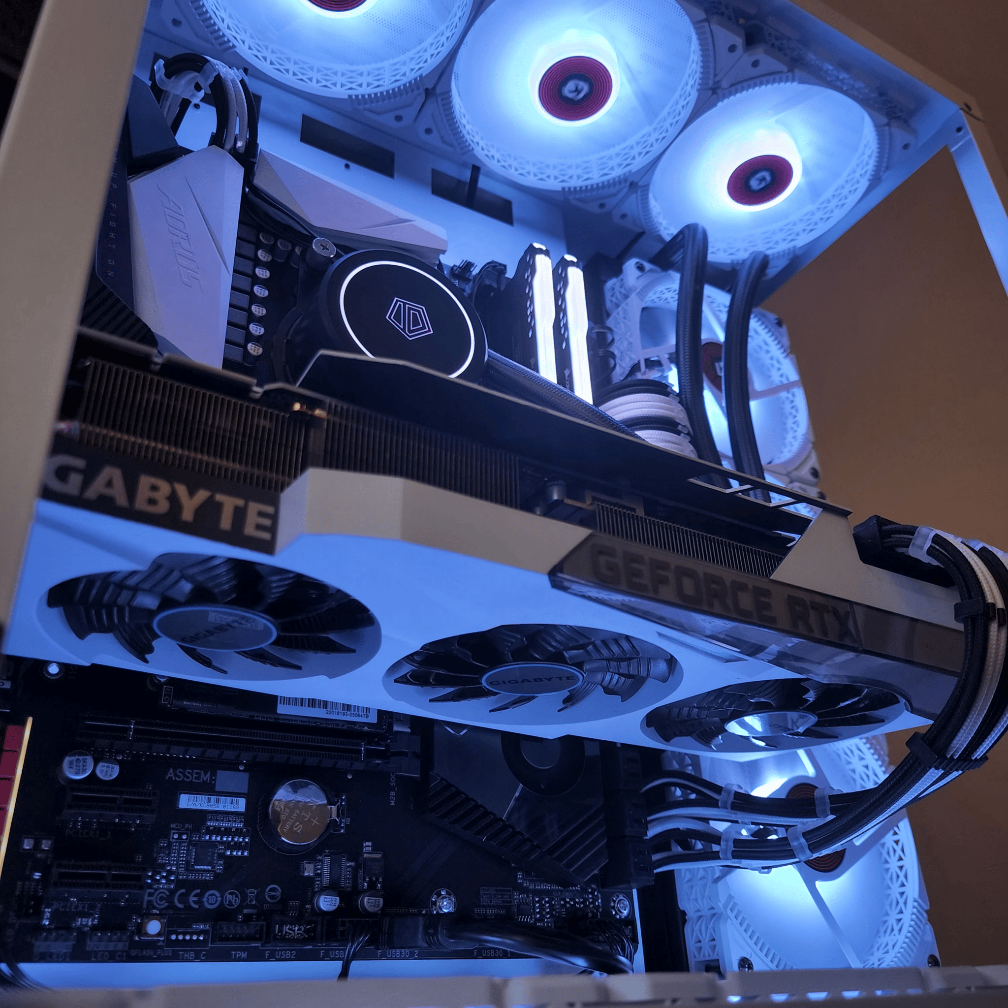 AMD Ryzen 9 5900X // Gigabyte Eagle GeForce RTX 3090 24GB // Corsair Vengeance RGB Pro 32GB 3200MHz