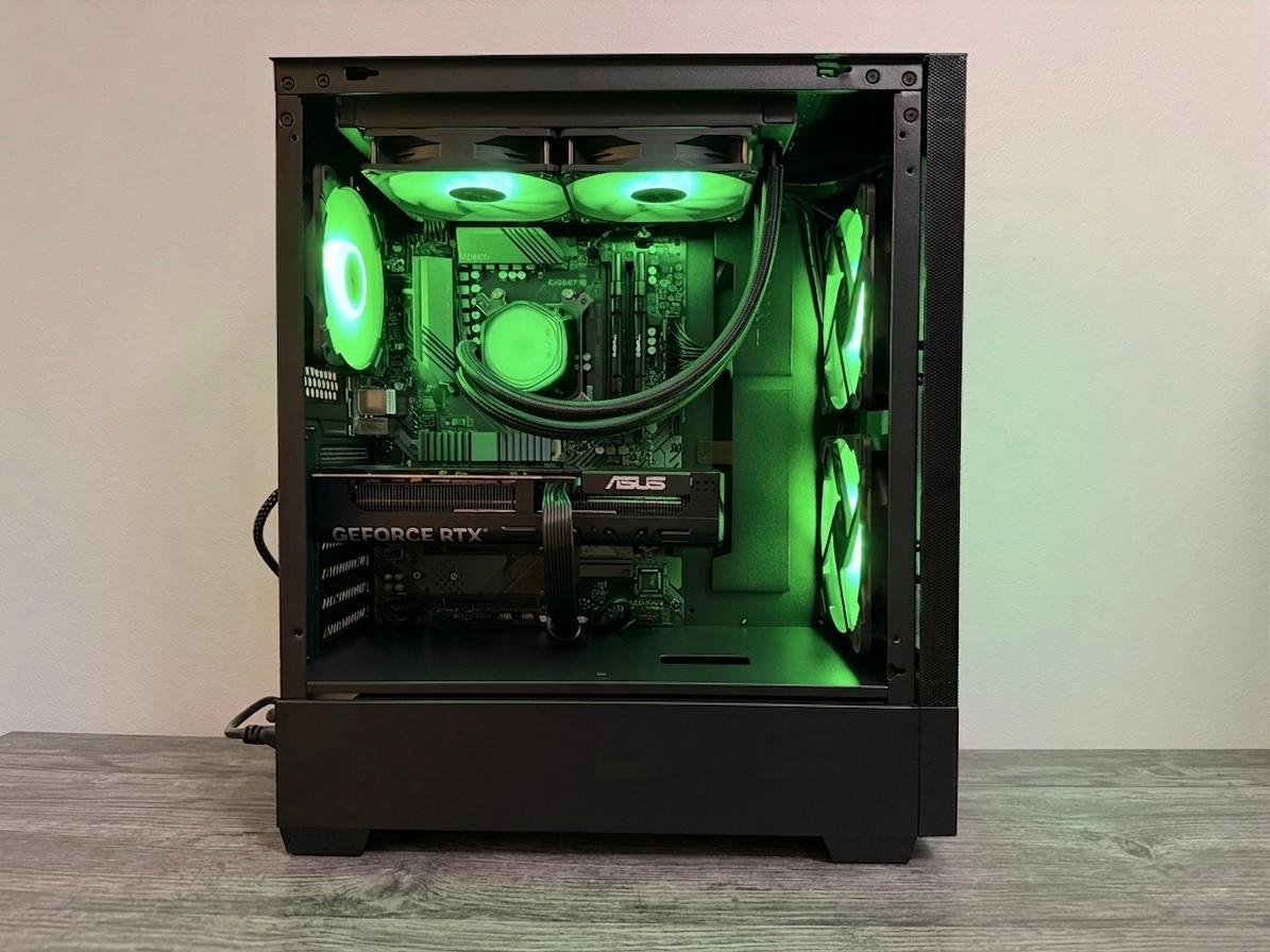 RTX 5050 8GB OC • RYZEN 5 5500 • B550 WIFI • 16GB DDR4 • 512GB SSD • 240MM AIO NEW CUSTOM GAMING PC