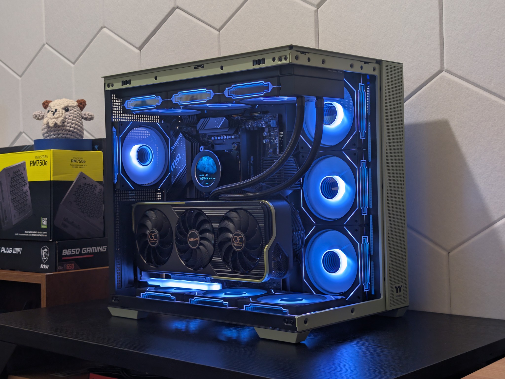 🍵🍏 1440p Gaming Beast | RX 6950XT | Ryzen 7 7700X | 2TB SSD | 32GB RAM | WiFi 6 & Bluetooth 🍵🍏