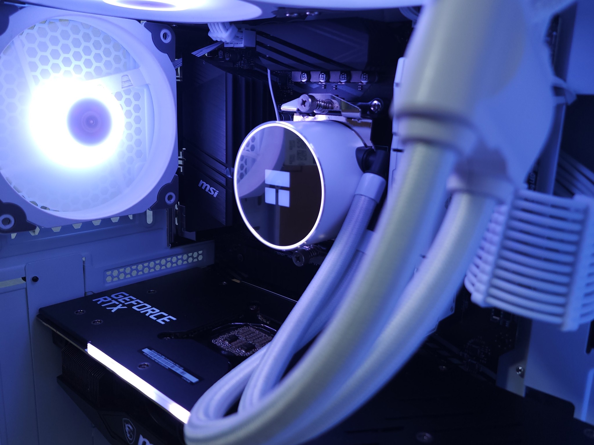 🤍🤍RTX 3080Ti | Ryzen 7 5700X | 32GB 3200MHz | 1TB NVMe SSD