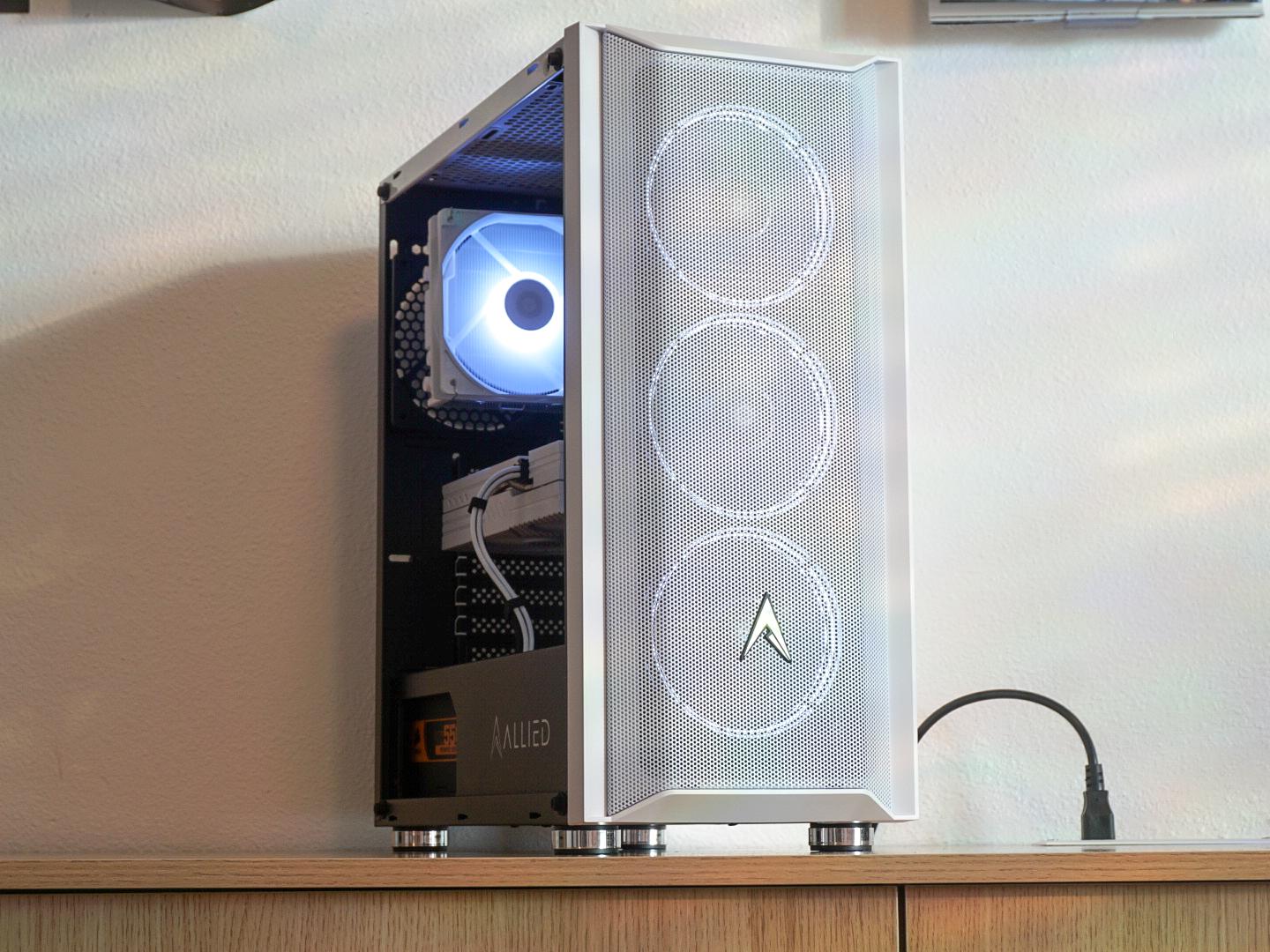 WK7 - Intel i7-7700k / RX 580 8GB / 16GB RAM DDR4 / 512GB NVMe SSD – Budget Gaming PC