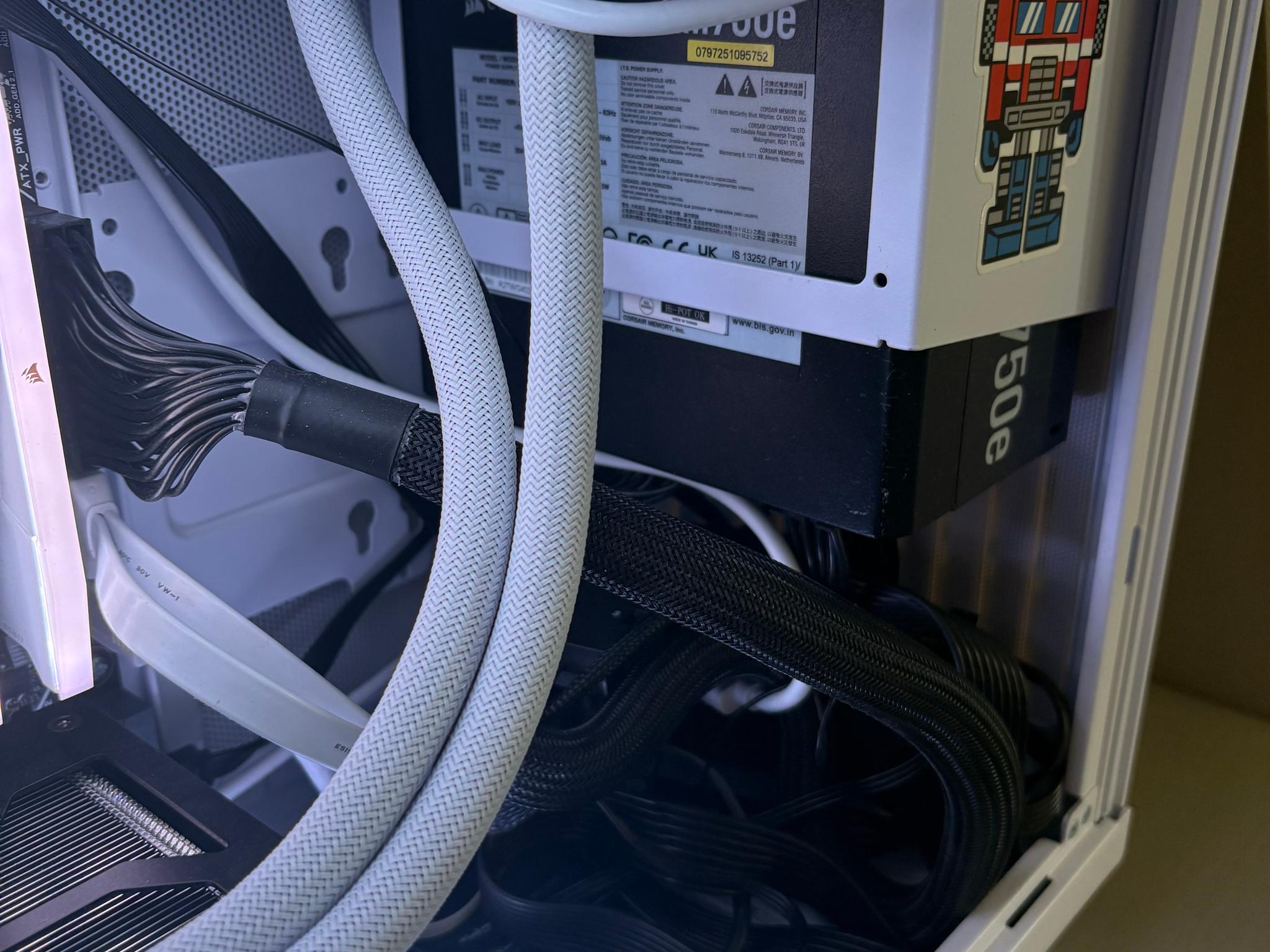 🧊 White RGB Gaming PC — Ryzen 5 7600X + RTX 5060 Ti 16GB + 32GB DDR5 + 1TB M.2 SSD + 256GB SATA SSD