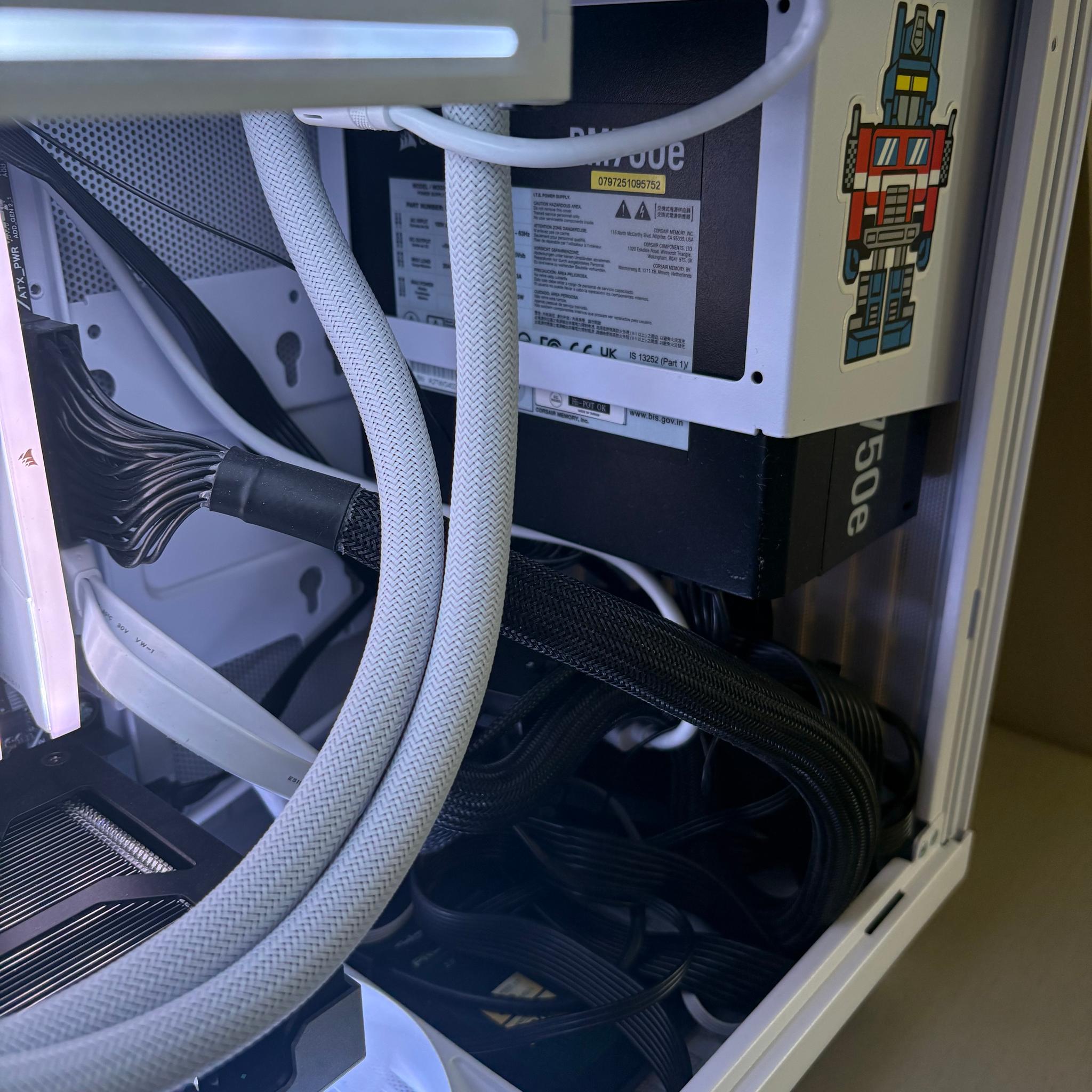 🧊 White RGB Gaming PC — Ryzen 5 7600X + RTX 5060 Ti 16GB + 32GB DDR5 + 1TB M.2 SSD + 256GB SATA SSD