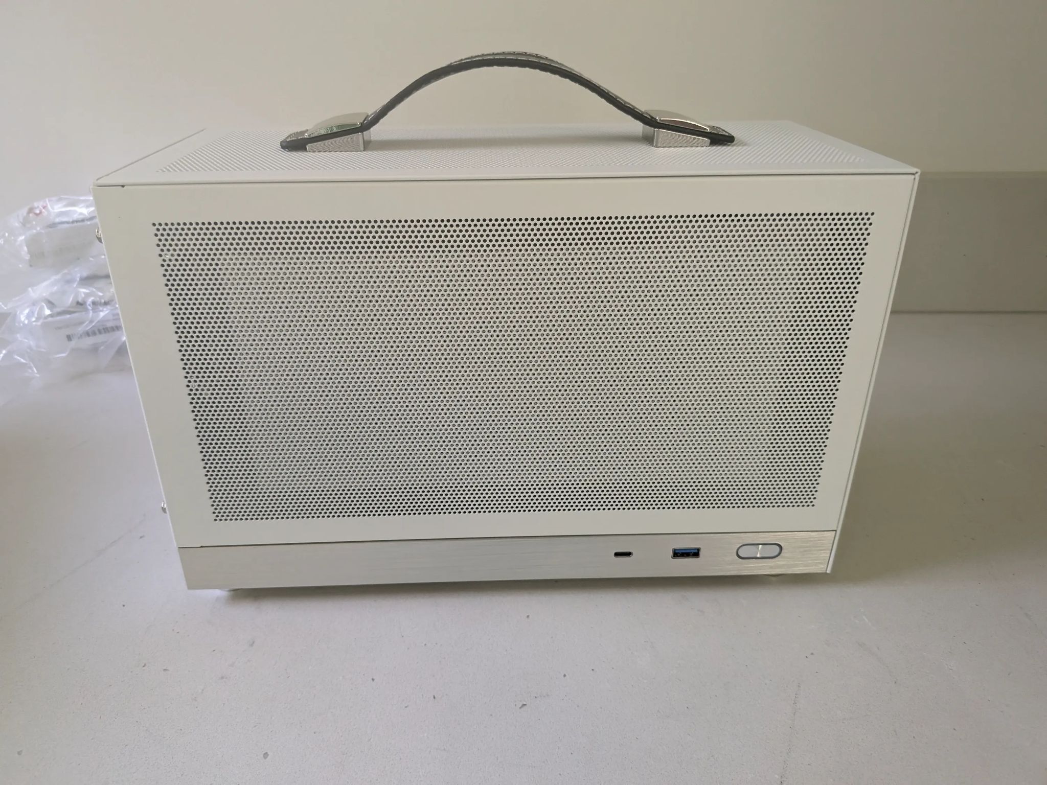 RX 9070 Mini ITX Gaming PC - Ryzen 5 7600X3D, AMD Radeon RX 9070, 64 GB DDR5, 4 TB NVME