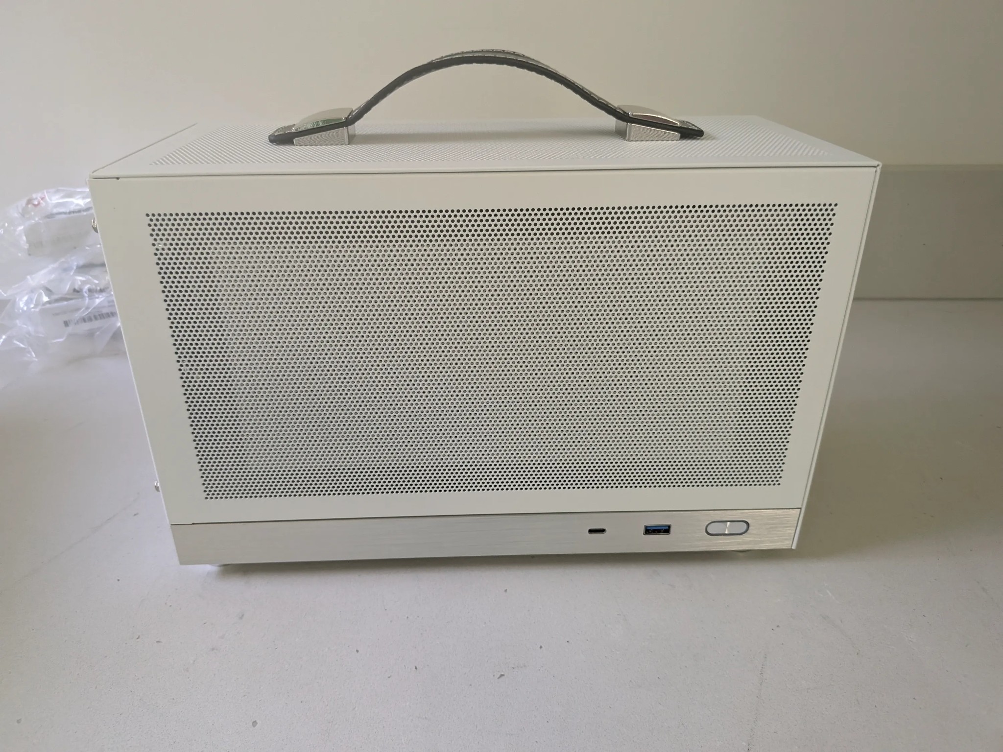 RX 9070 Mini ITX Gaming PC - Ryzen 5 7600X3D, AMD Radeon RX 9070, 64 GB DDR5, 4 TB NVME