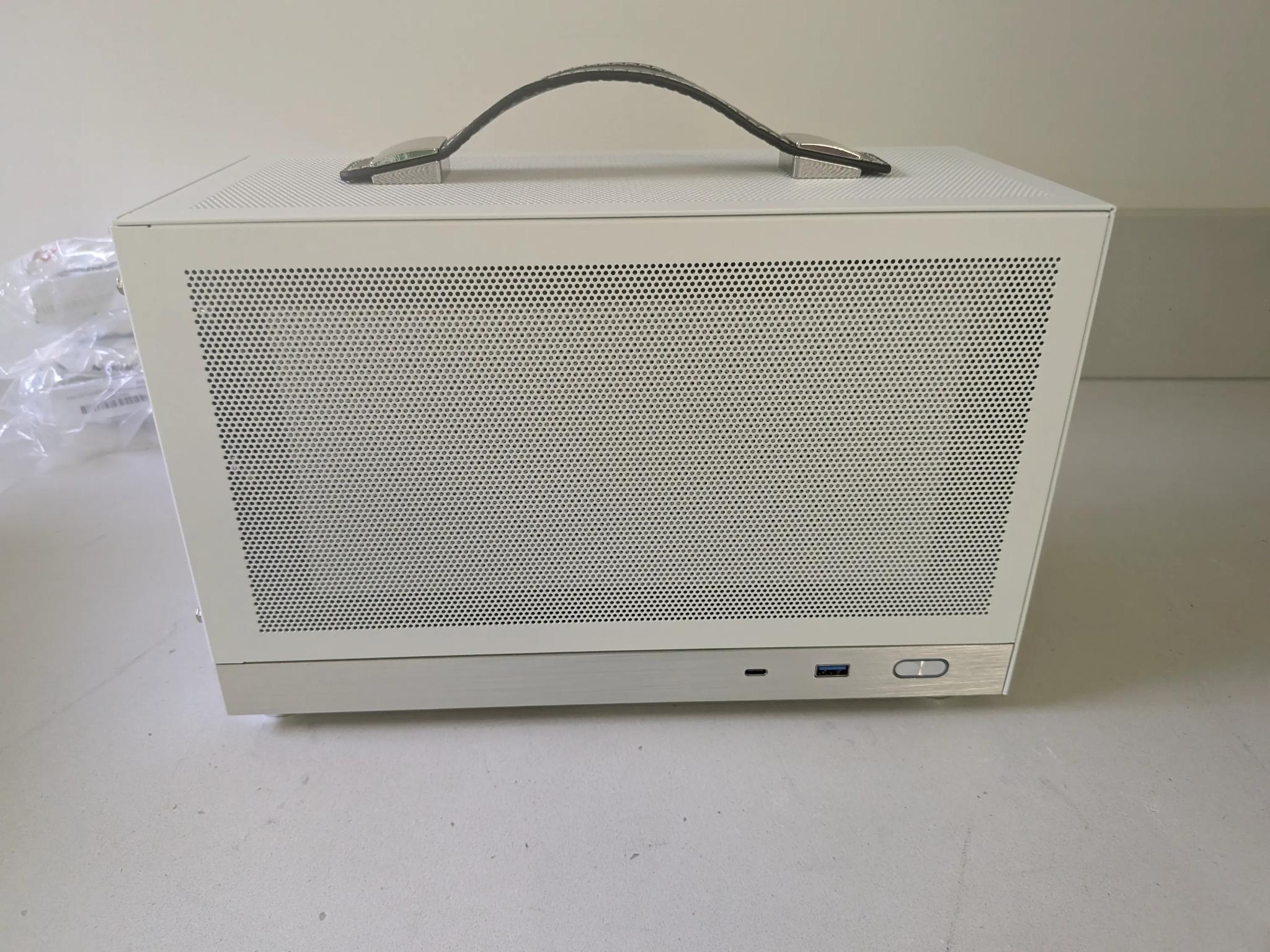 RX 9070 Mini ITX Gaming PC - Ryzen 5 7600X3D, AMD Radeon RX 9070, 64 GB DDR5, 4 TB NVME