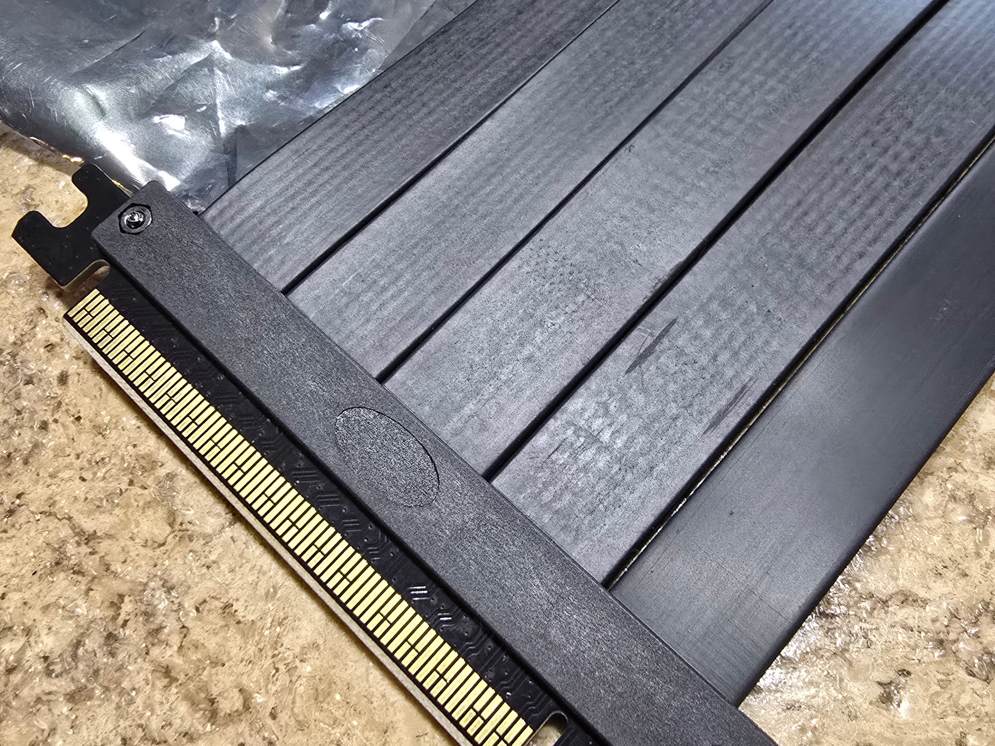 PCIE 4.0 Riser Cable 90 Degree PCIe 4.0 x16 High Speed Flexible Extender Card EMI Shielded 30AWG