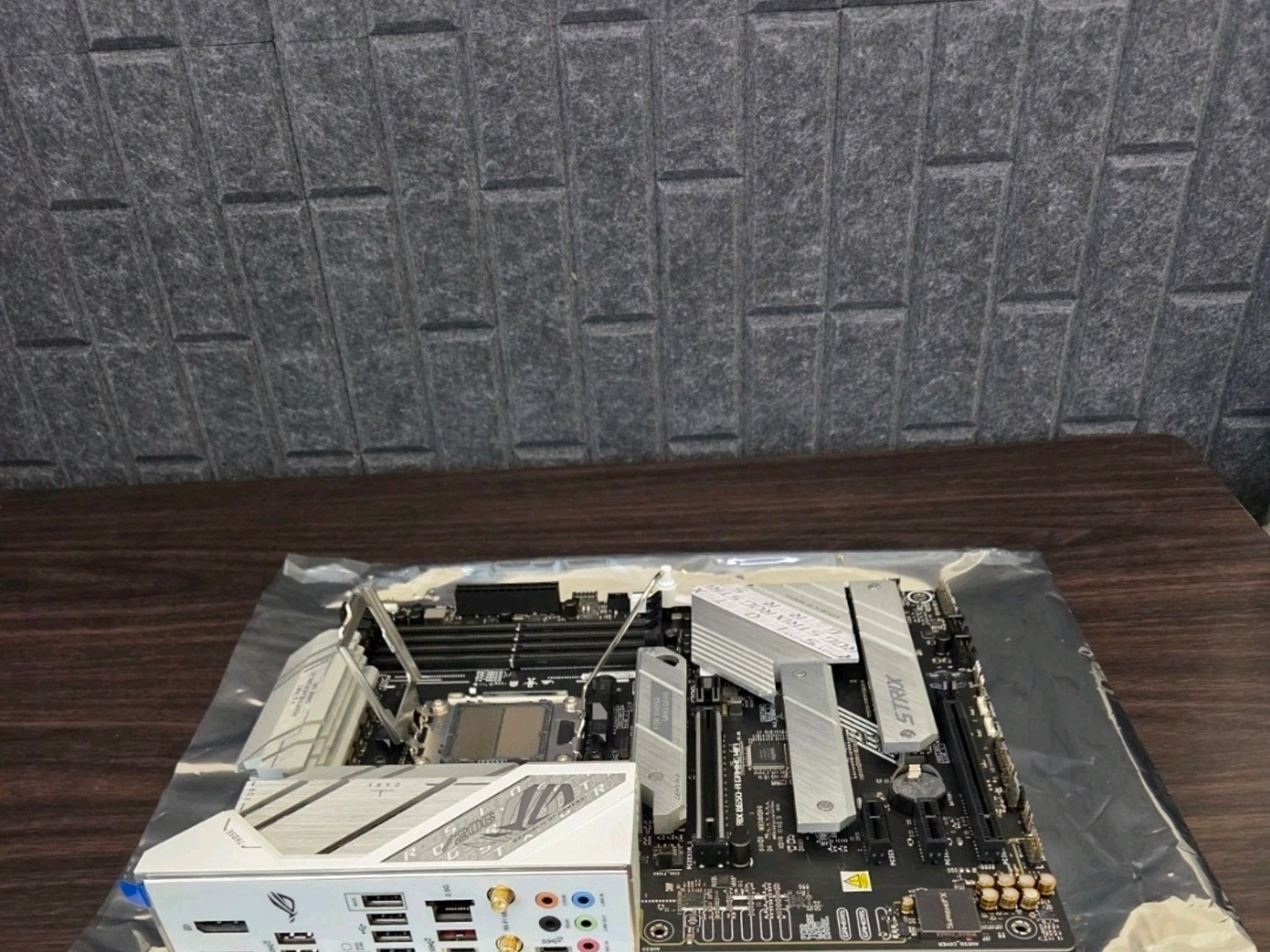 Rog Strix B650 ATX Mobo + 1TB Nvme