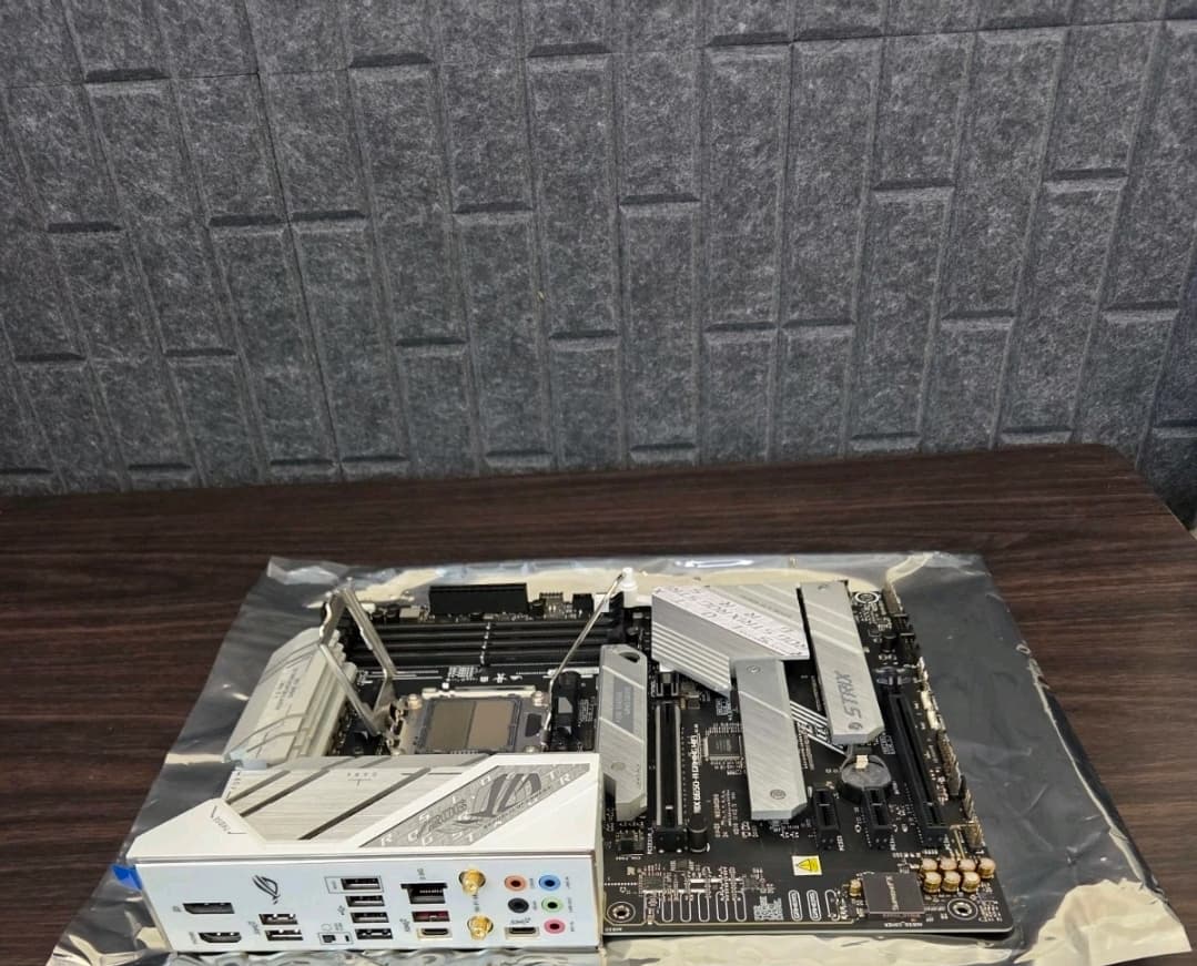 Rog Strix B650 ATX Mobo + 1TB Nvme