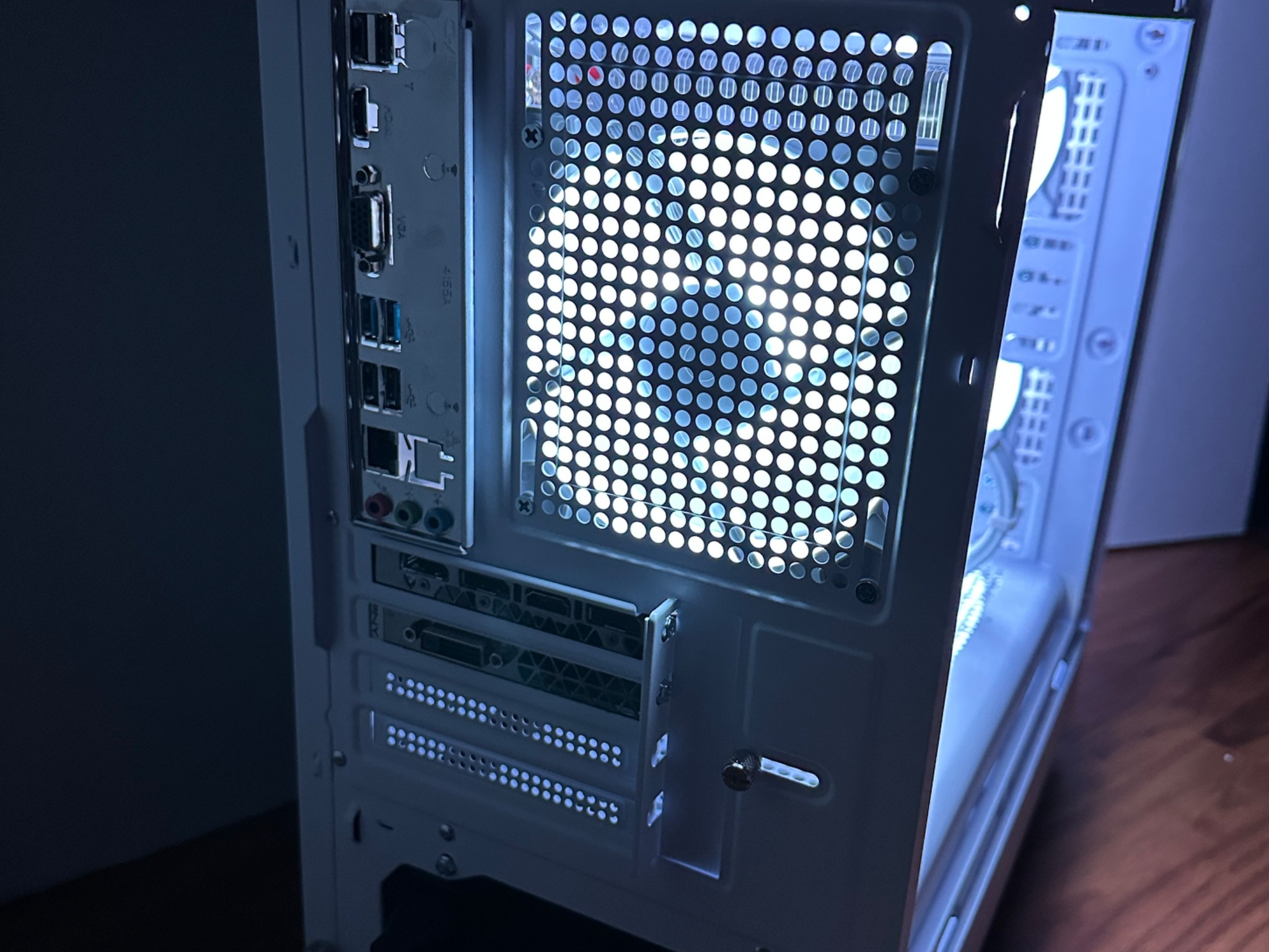 GTX 1070 | Ryzen 5 2600x | 16GB DDR4 | 1.26TB | Windows 11 | Office 2024 | WiFi | Custom Gaming PC