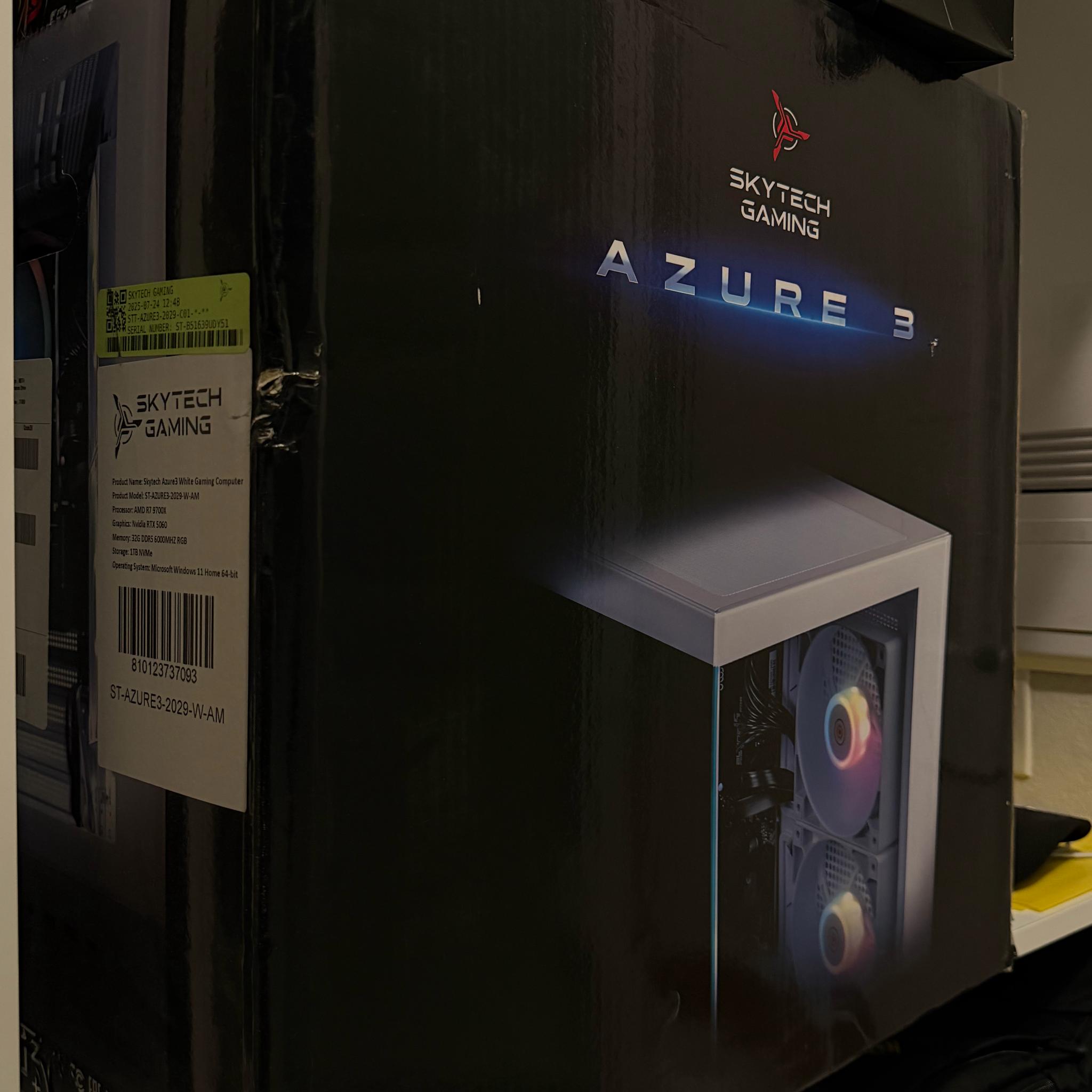 Skytech Gaming Azure 3, RTX 5060, AMD 9700X, AIO Liquid Cooling, 32 GB DDR5 RAM, 1TB NVMe SSD