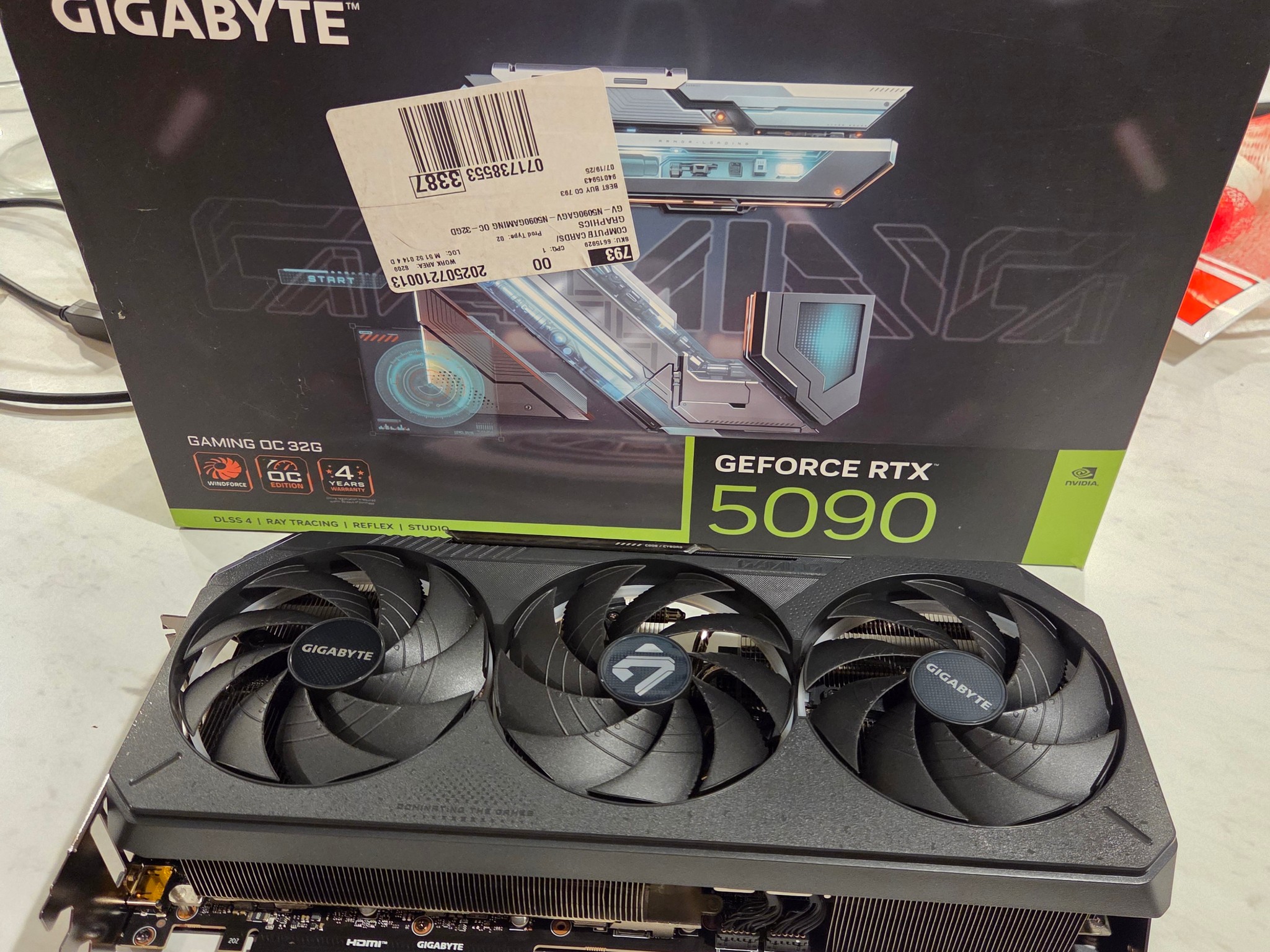 GIGABYTE GeForce RTX 5090 GAMING OC 32G