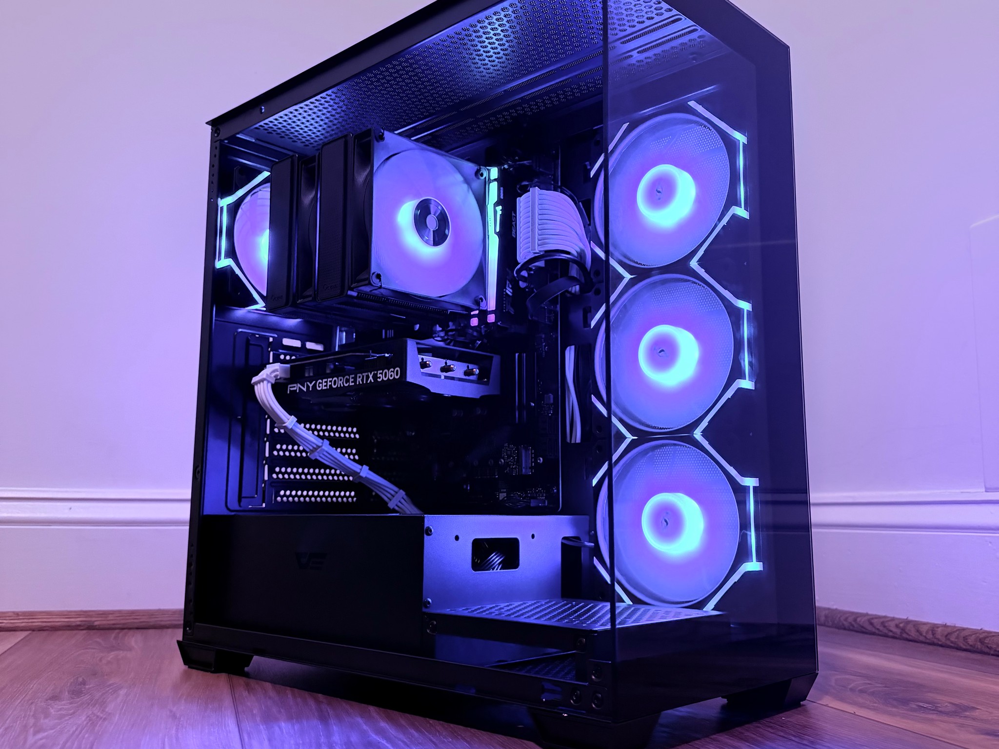 ❄️"Frozen Echo"❄️| 1080/1440p Gaming | Intel Ultra 7 265k | RTX 5060 | 16B DDR5 | 1tb Storage