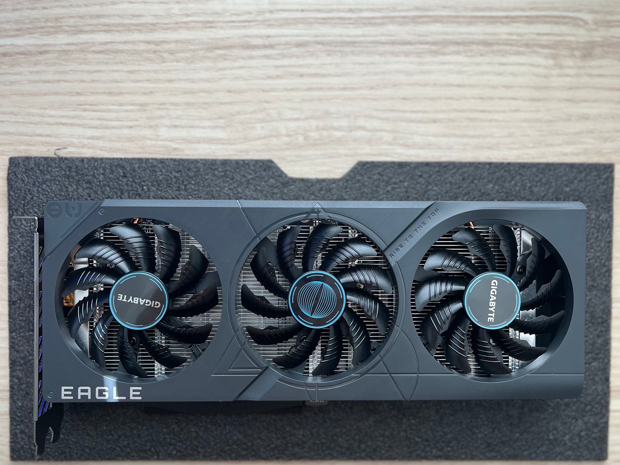 **SUMMER SALE** GIGABYTE - NVIDIA GeForce RTX 4060 EAGLE OC 8GB GDDR6 - GREAT CONDITION