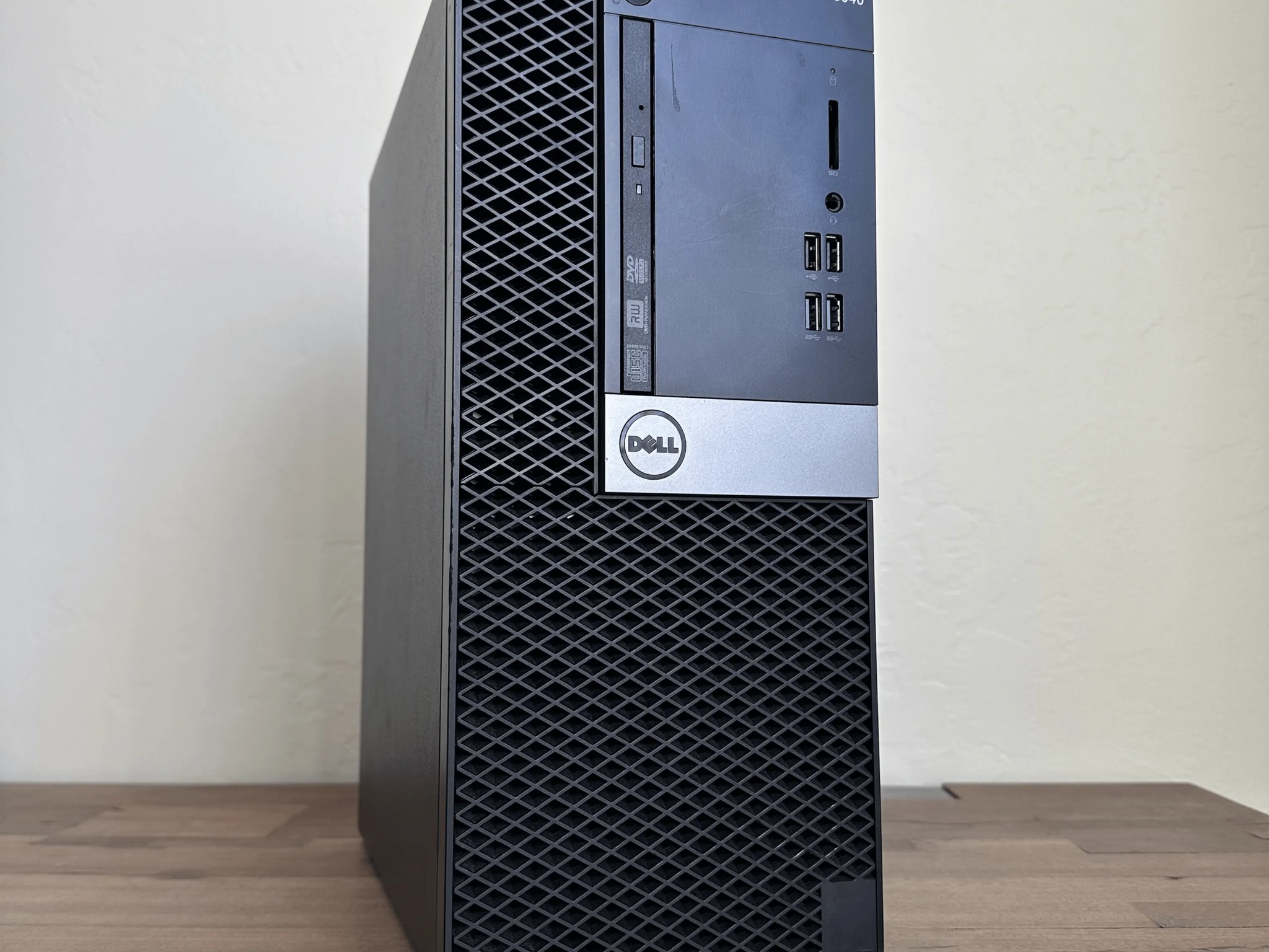 Dell Gaming PC | RX 560 4GB | i7-6700 | 512GB SSD | 16GB RAM | Windows 10 Pro | WiFi