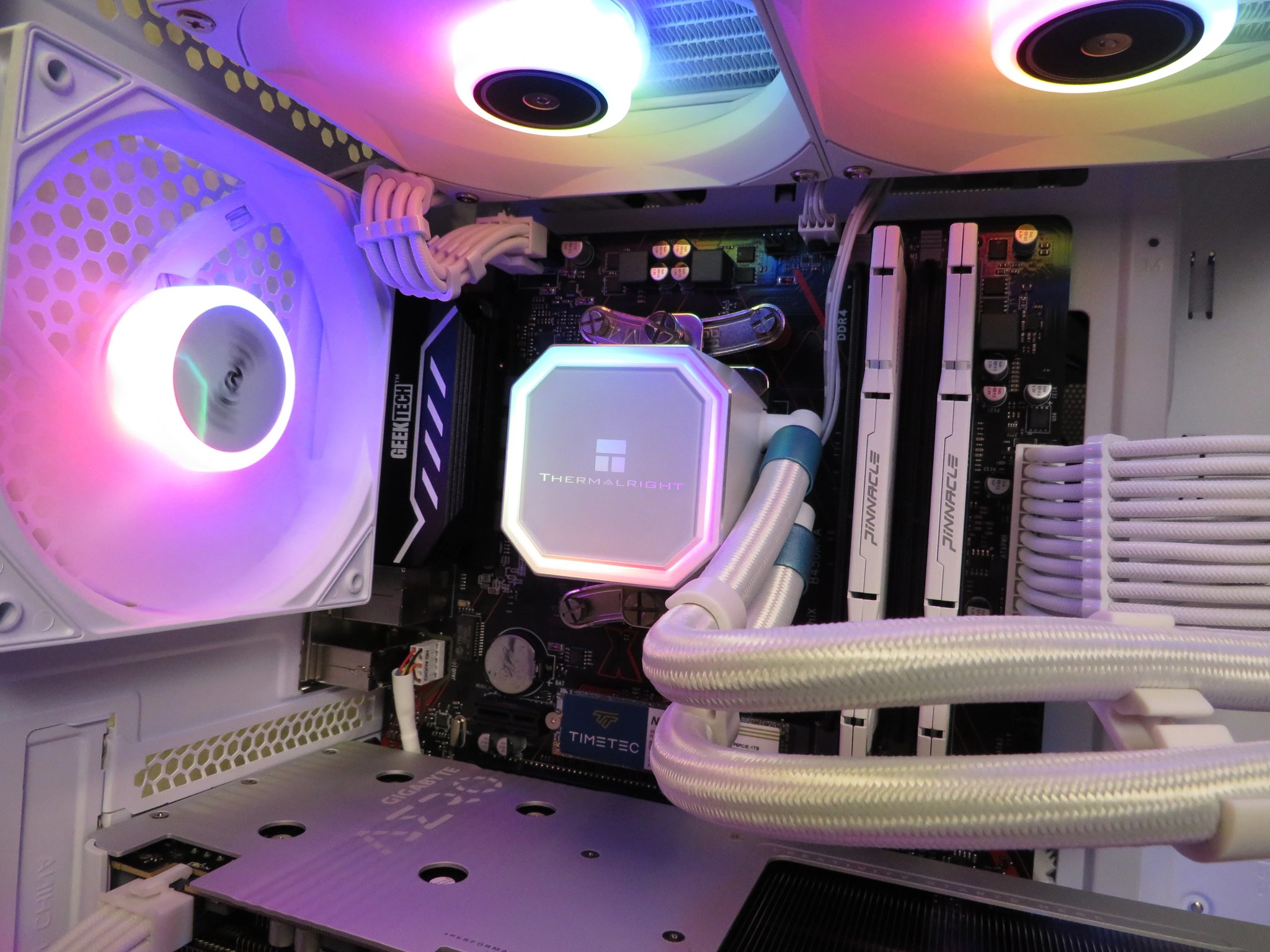 Mid Range RTX 5060 GAMER! Ryzen 7 5800XT + RTX 5060 + 32 GB DDR4 + 1 TB NVME