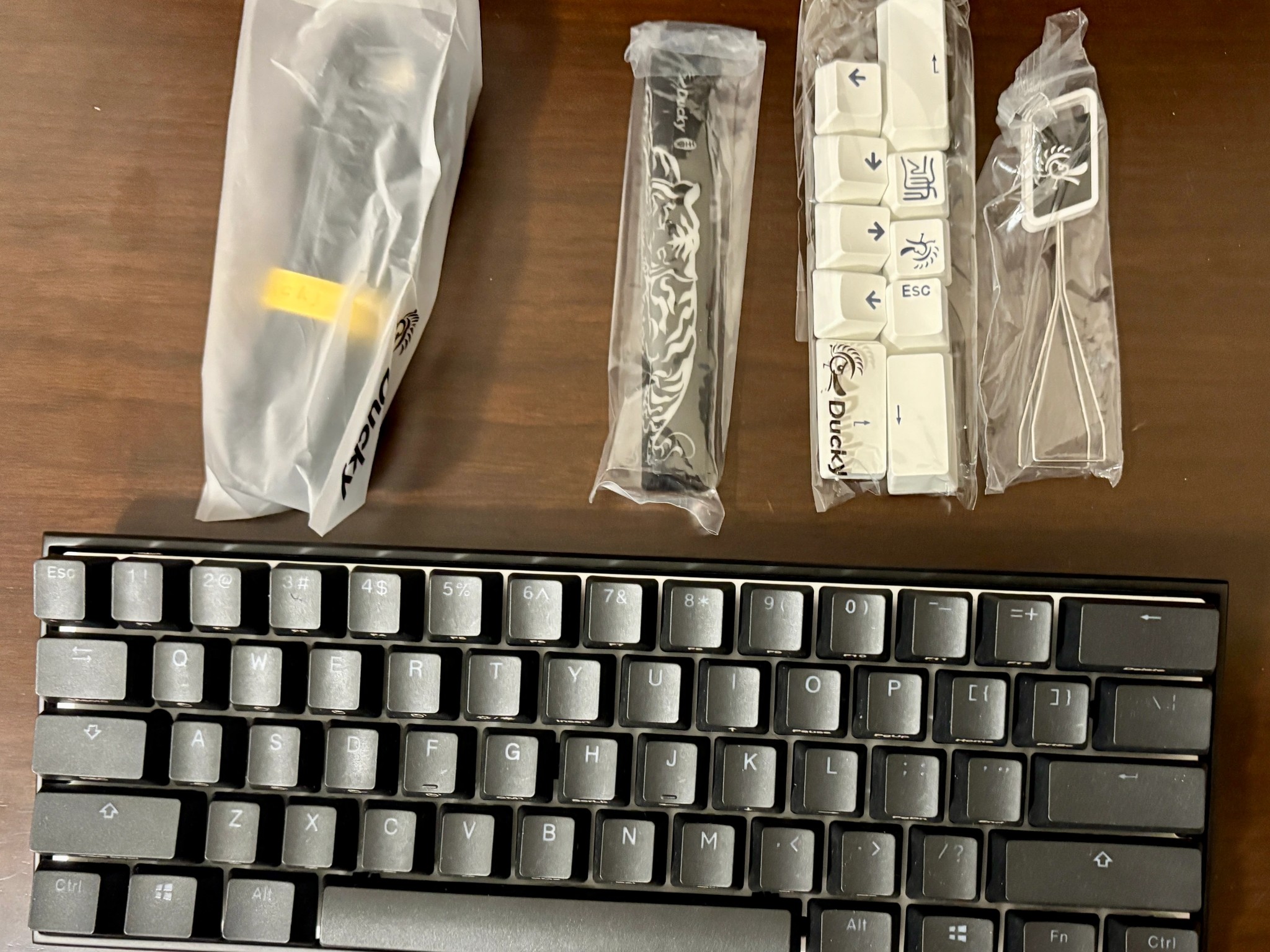 Ducky Mecha Mini - Cherry MX Silent Red