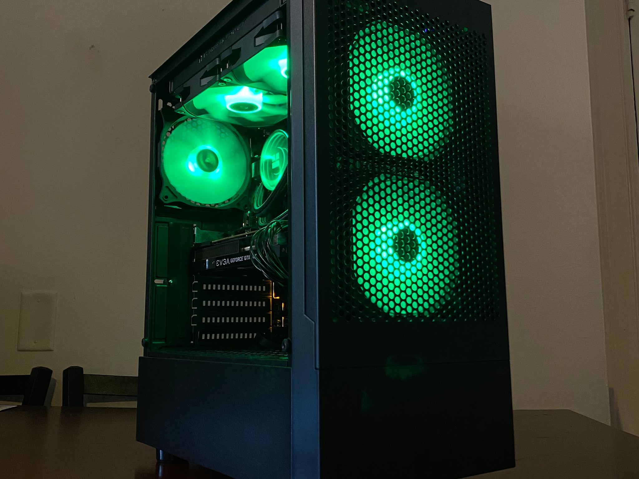 Water Cooled | i7 8700 | GTX 1080 | 32 gb ram