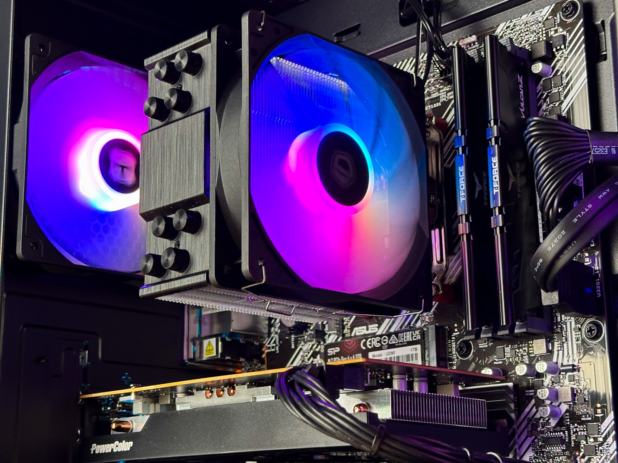 AES LC800 - Ryzen 5 5600 - RX7600 - 32gb DDR4 - 1tb NVMe Gaming PC