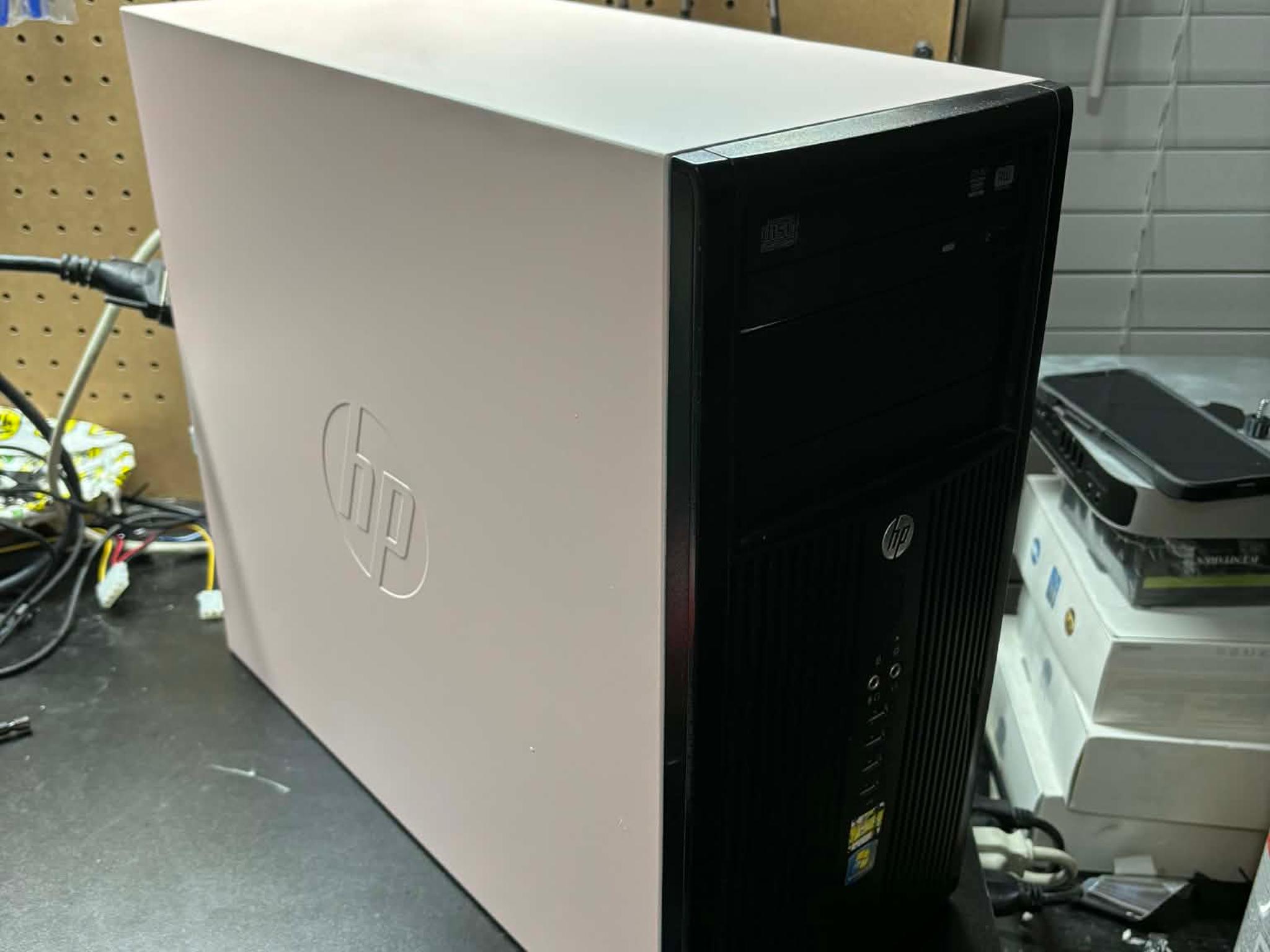 Retro Tower | AMD A10-5800B, 16GB RAM, 250GB SSD, AMD R7 450, Win10, WiFi