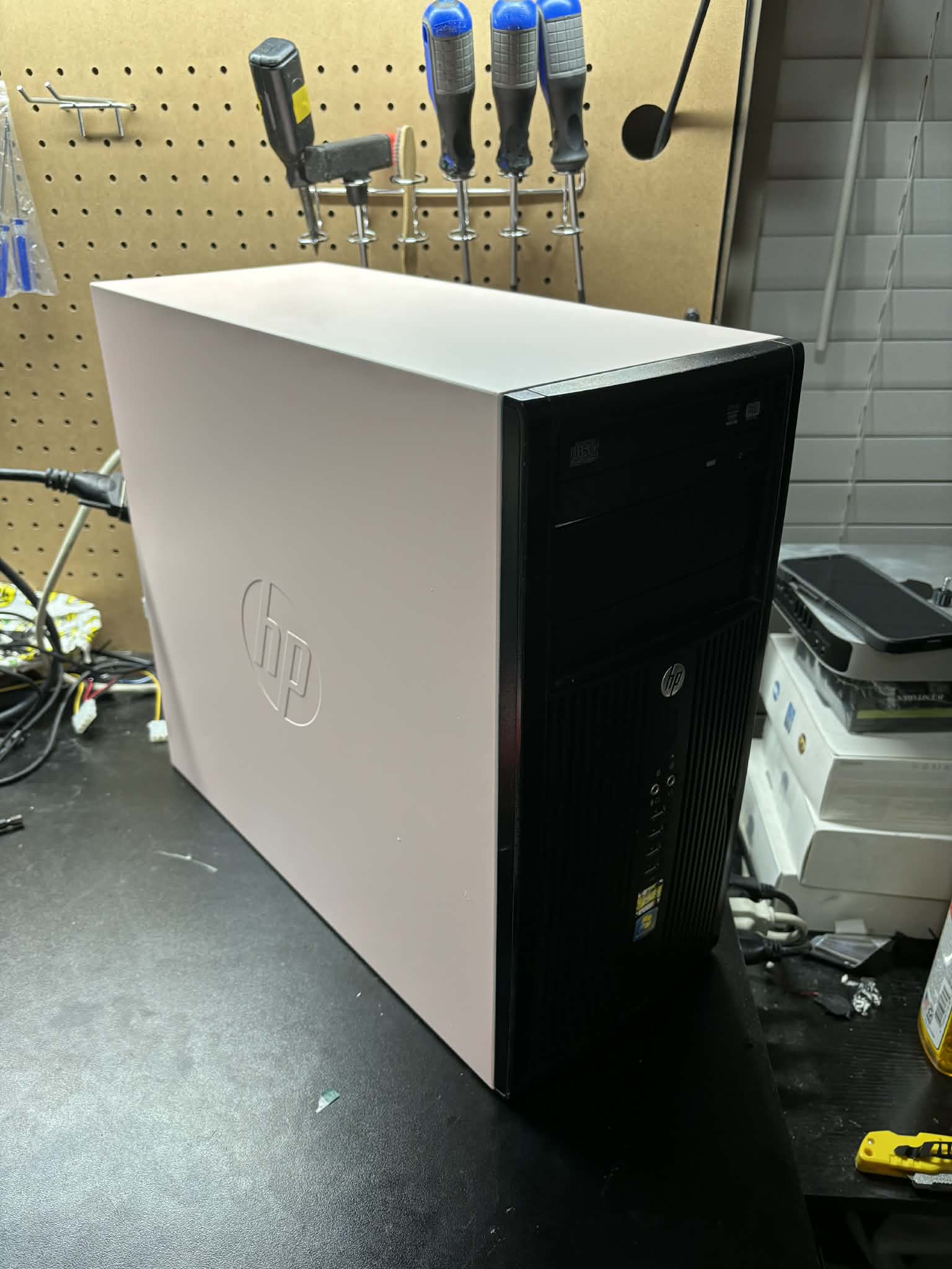 Retro Tower | AMD A10-5800B, 16GB RAM, 250GB SSD, AMD R7 450, Win10, WiFi
