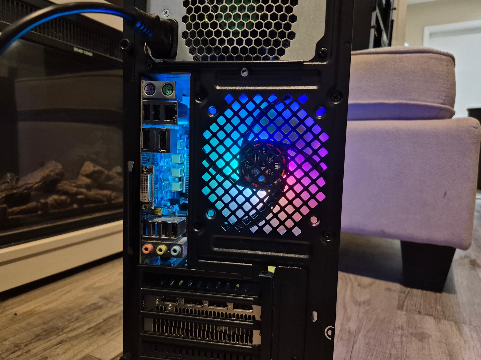 100 FPS Fortnite | i5-4570, 16GB RAM, 500GB SSD, RX 580 8GB, RGB, Wifi