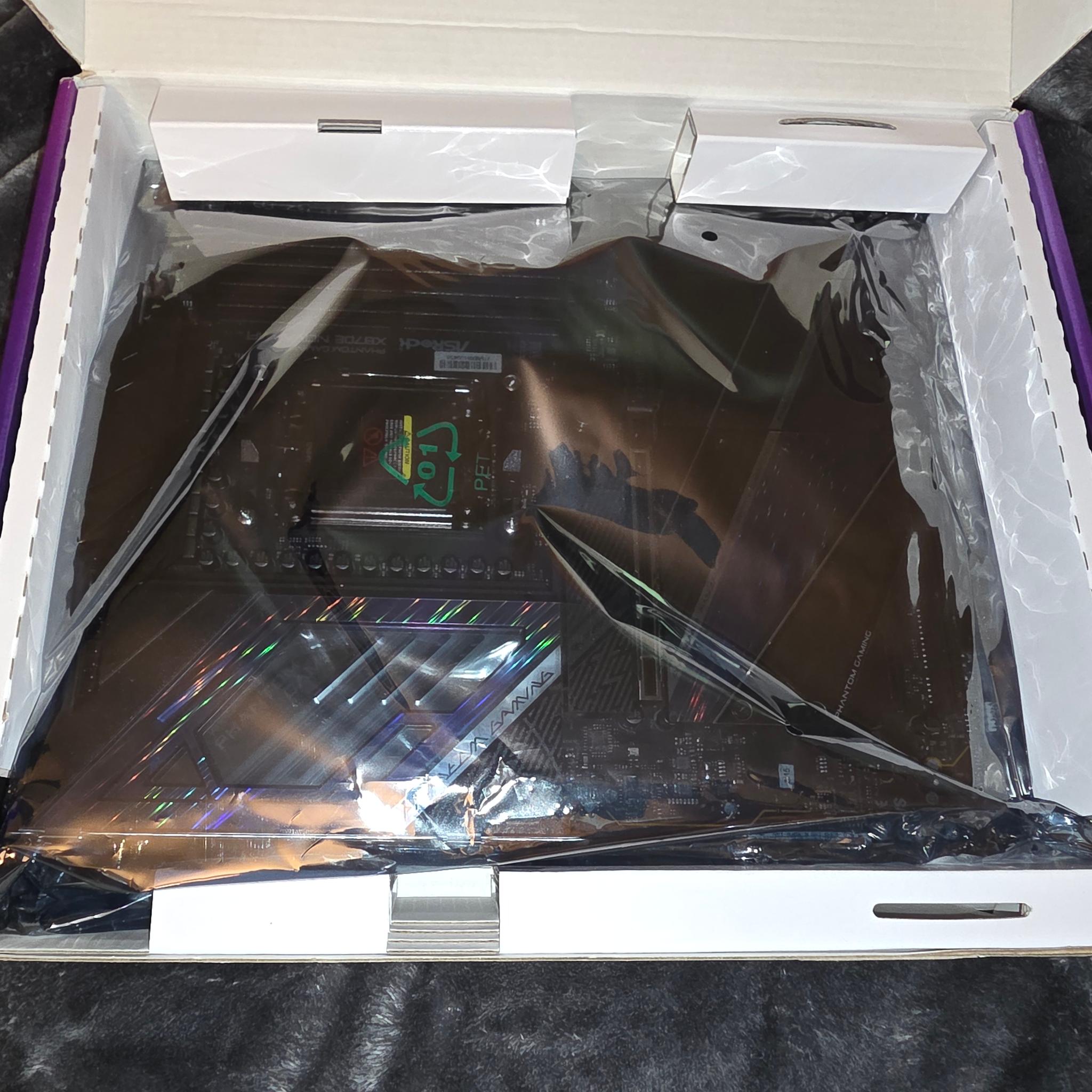 ASROCK PHANTOM GAMING X870E NOVA WIFI + R9 7900X + 512 GB NMVE