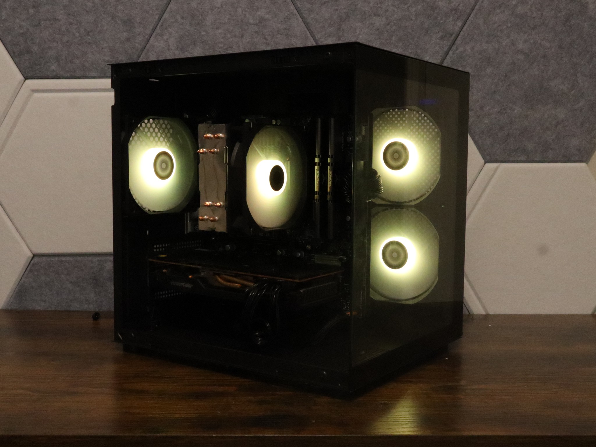 High Performance | Gaming PC | RX 6700XT 12gb | Ryzen 7 5700 | 32GB RAM | 1 TB | Windows 11 + WIFI