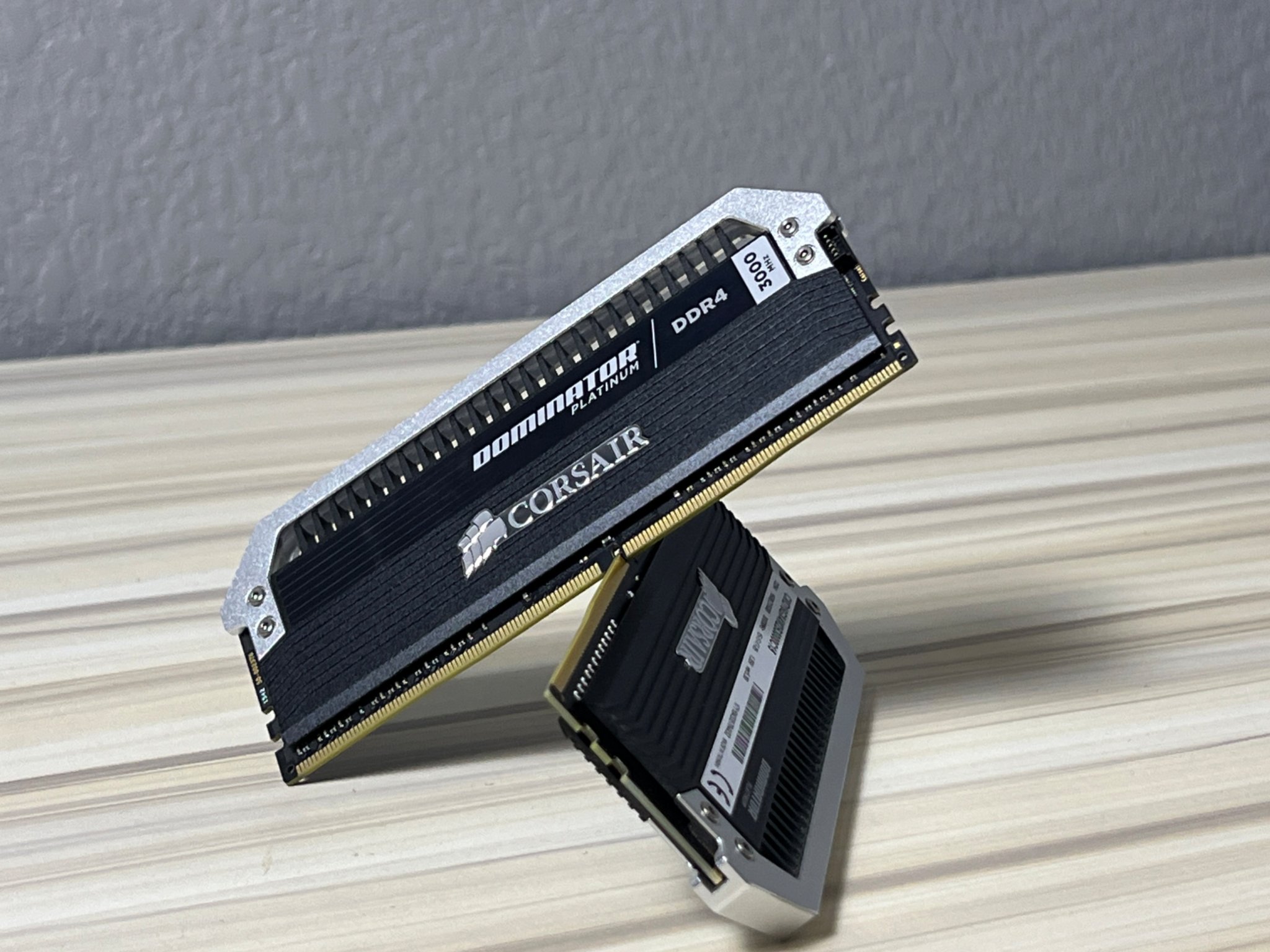Corsair Dominator Platinum 16gb (2x8gb) 3000MHz DDR4 RAM