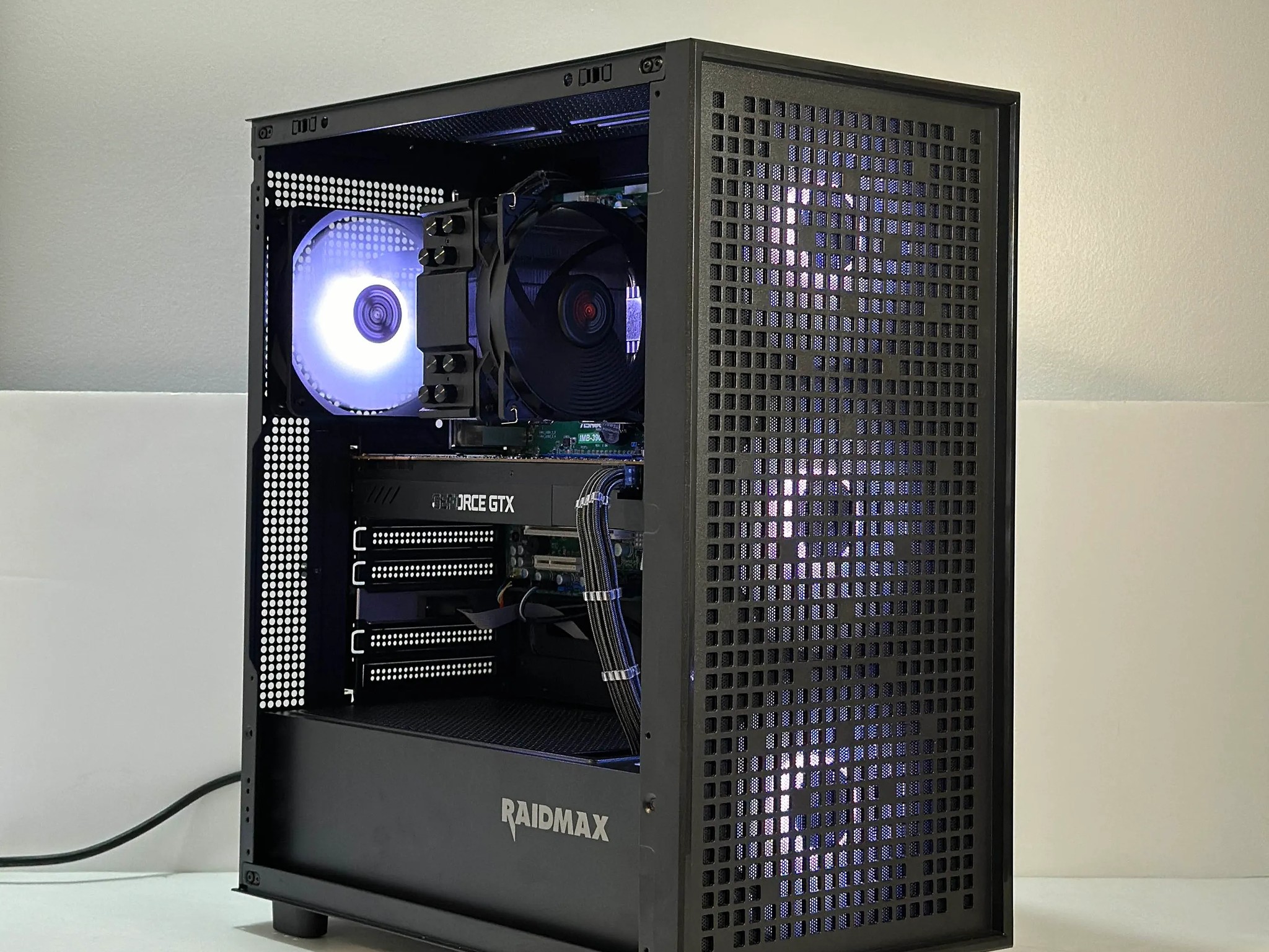 1080p Gaming PC | Intel i5 7500 | Nvidia GTX 1070 8GB | 16GB RAM | 480GB SSD | WIFI |
