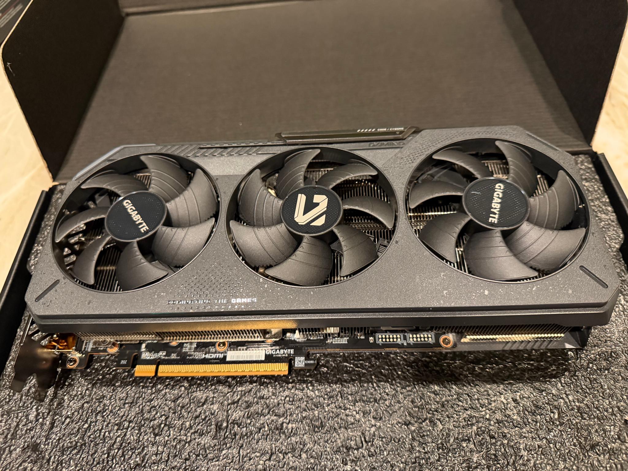 GIGABYTE RX 9070 XT GAMING OC 16G