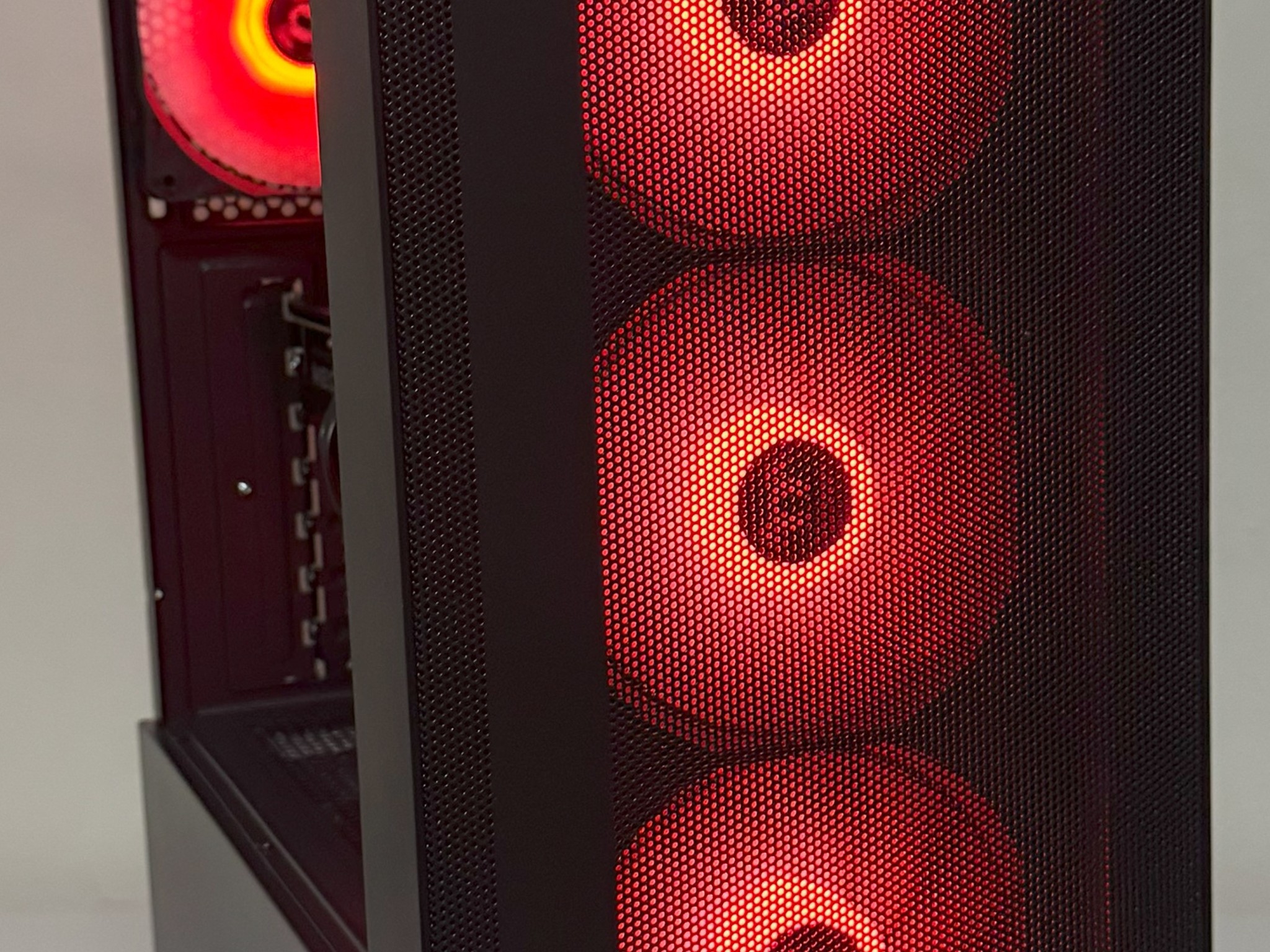 AMD Ryzen 5 5600GT Gaming PC Radeon RX 6500 XT MSI B550 32GB DDR4 1TB NVMe SSD Thermaltake ARGB Case