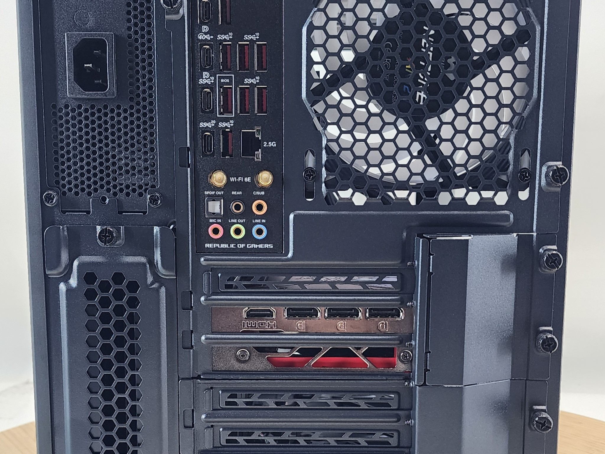 Gaming PC Ryzen 7 9700X 32GB RAM 1TB SSD RTX 5070 Ti 16GB Windows 11 Computer