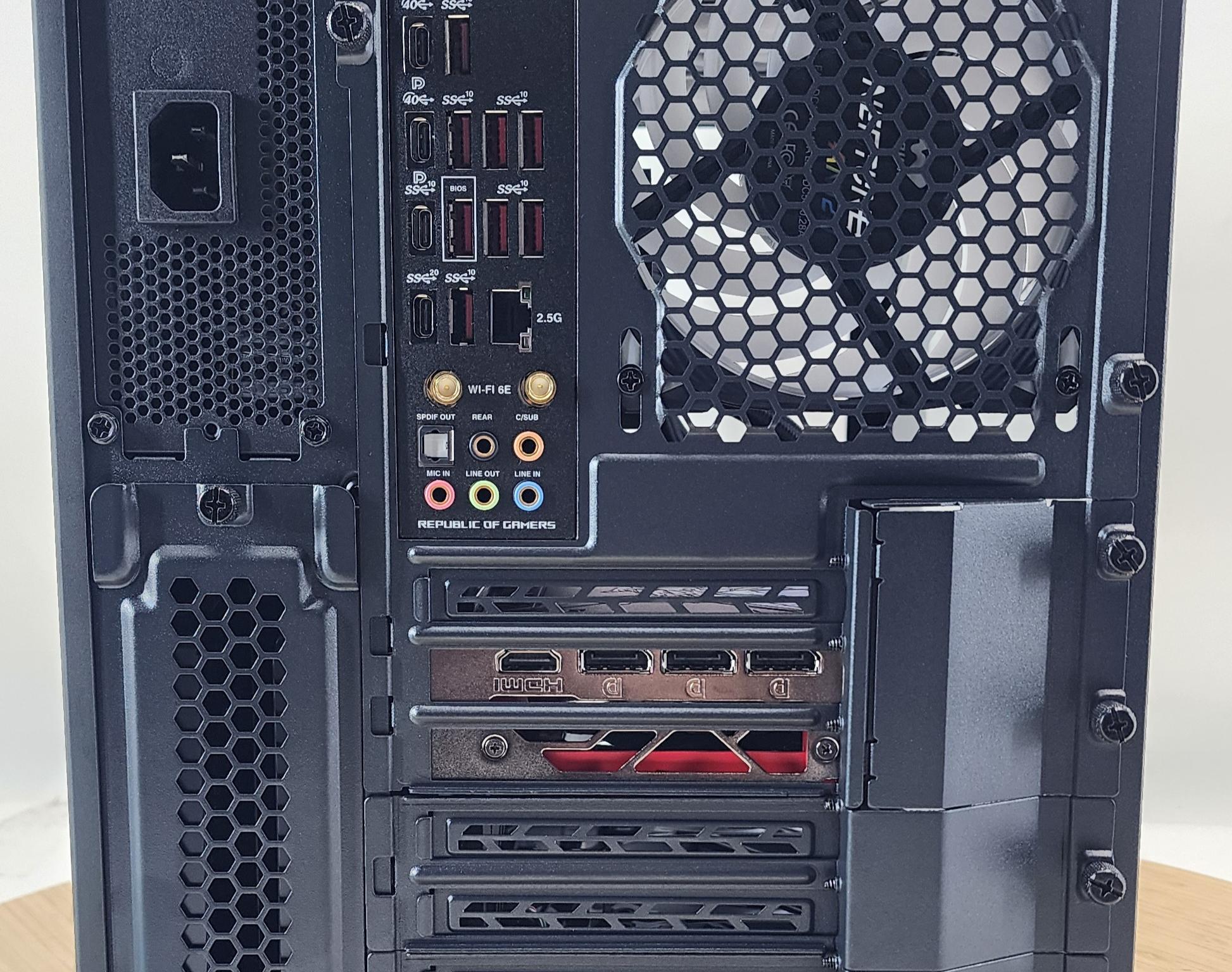 Gaming PC Ryzen 7 9700X 32GB RAM 1TB SSD RTX 5070 Ti 16GB Windows 11 Computer
