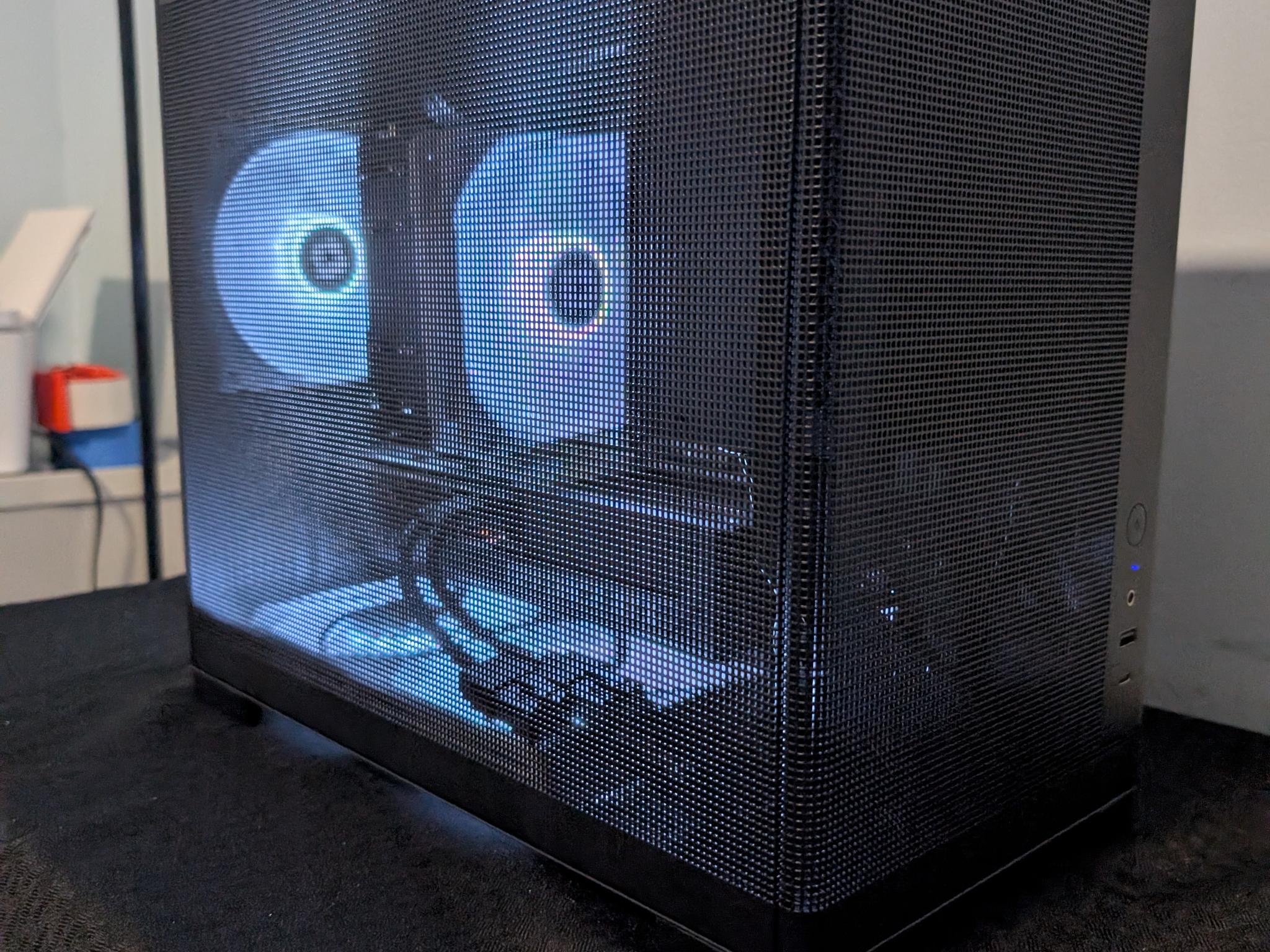SFF Nvidia Gaming PC RTX 5070-Ryzen 5 7500x3d-32GB DDR5 6000-1 TB NVME mostly new