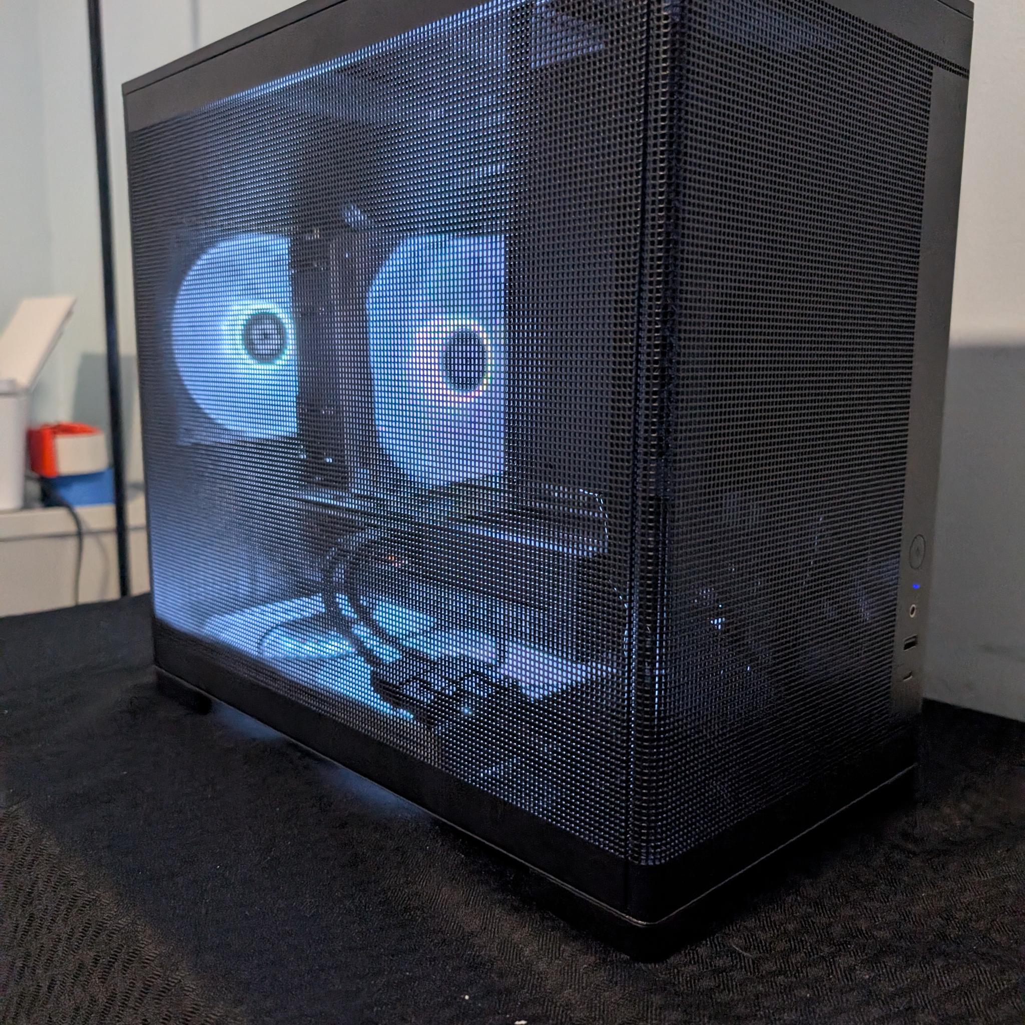 SFF Nvidia Gaming PC RTX 5070-Ryzen 5 7500x3d-32GB DDR5 6000-1 TB NVME mostly new