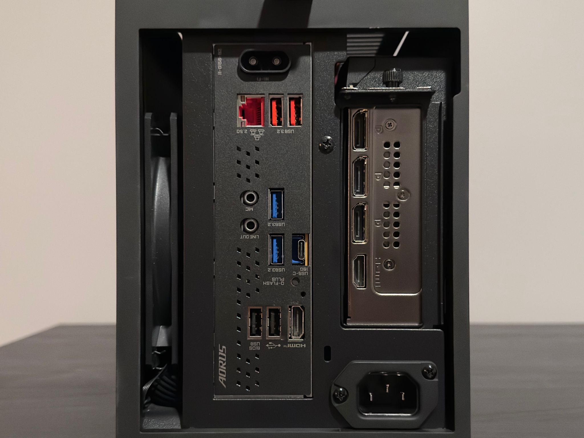 RTX 5070 | 9700X | 32GB DDR5 | 1TB NVME | WiFi7 | Mini-ITX