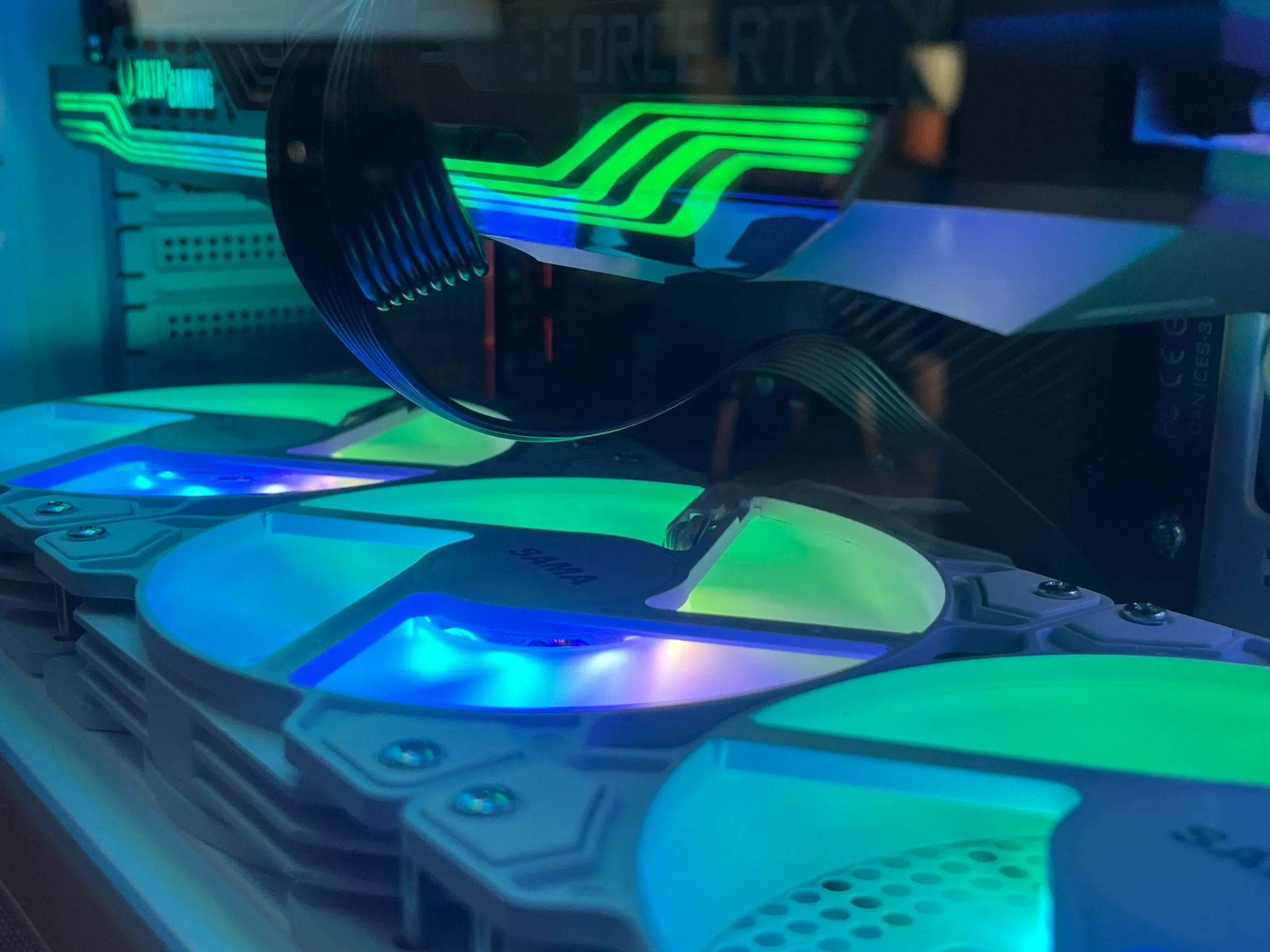 White Shadow 👻 | Ryzen 7 5700X RTX 3080 32GB DDR4 WiFi 1TB SSD