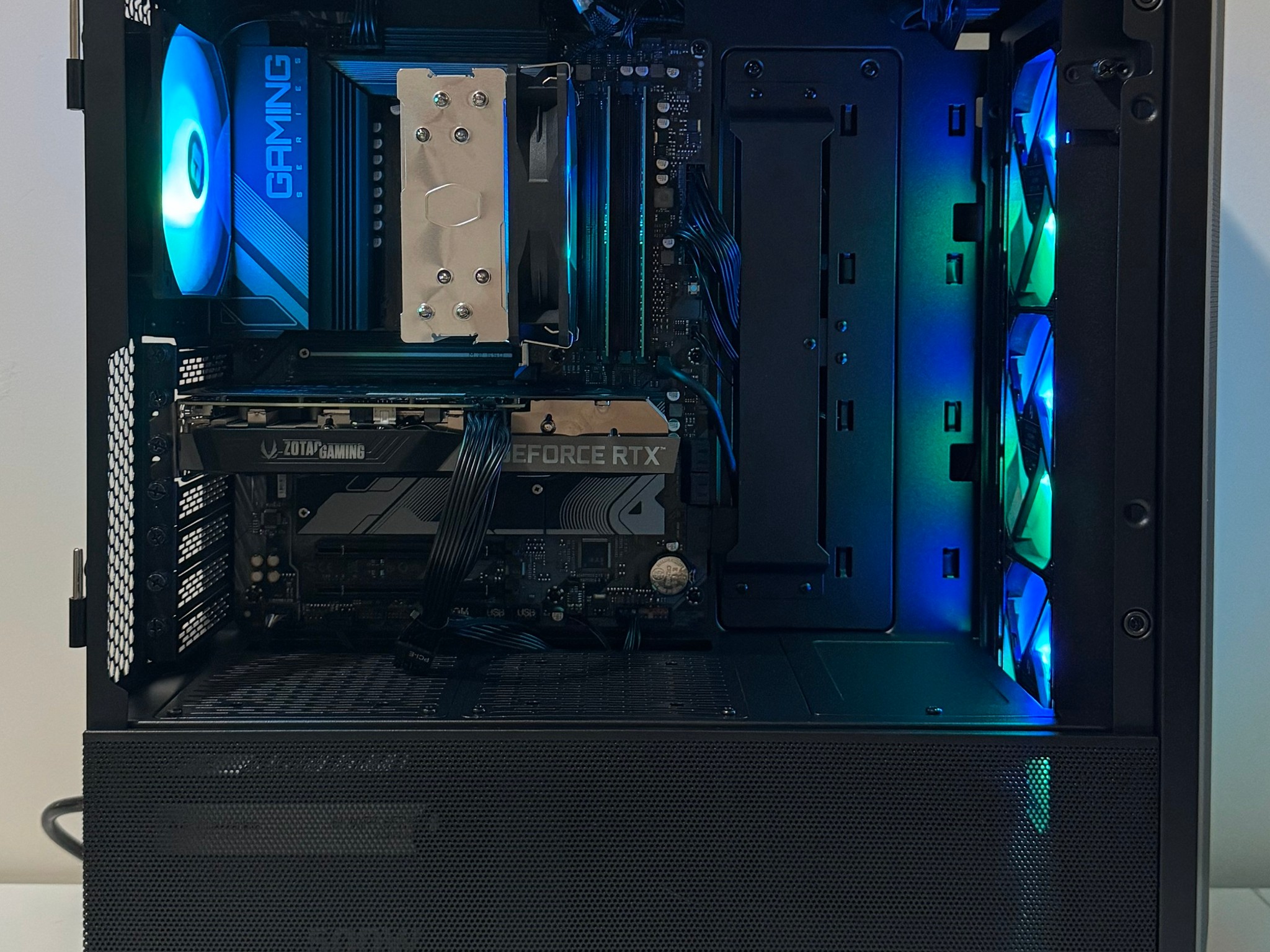 AMD Ryzen 7 8700F 32GB DDR5 RAM 1TB NVMe SSD GeForce RTX 3060 12GB Lian Li Lancool II AM5 Gaming PC